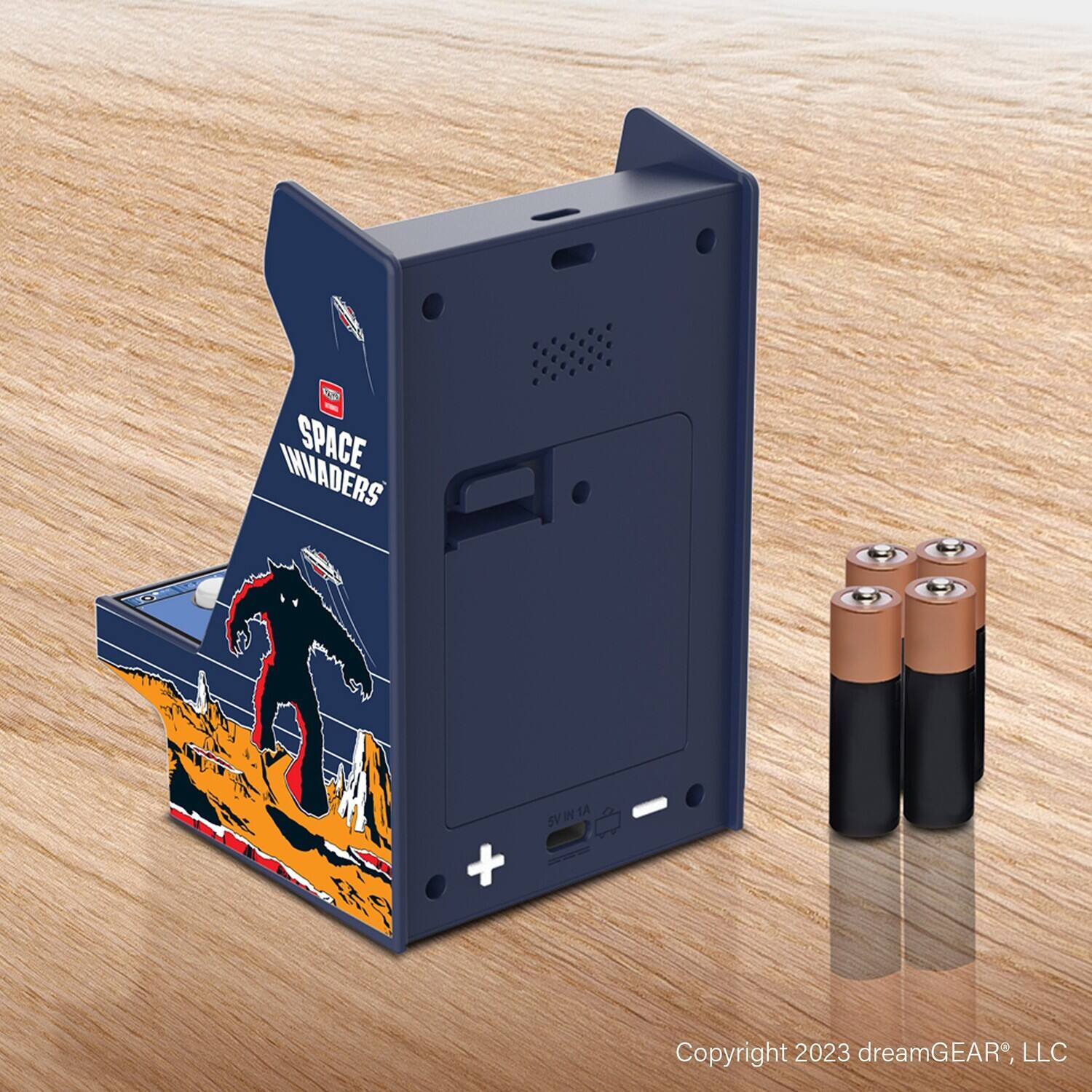 B - SPACE INVADERS  
A + S  
SVIN1A  
IN SA SV  

Copyright 2023 dreamGEAR, LLC