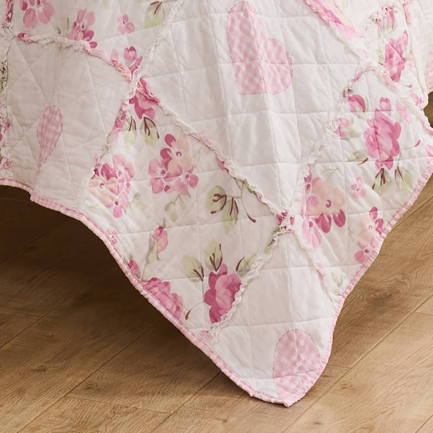 Alt View 1. Greenland Home Fashions - Greenland Home Fashions 100% Cotton Face 100% Microfiber Veronica's Hearts Pink Quilt 3 Piece Set King/Cal King Pink - Pink.