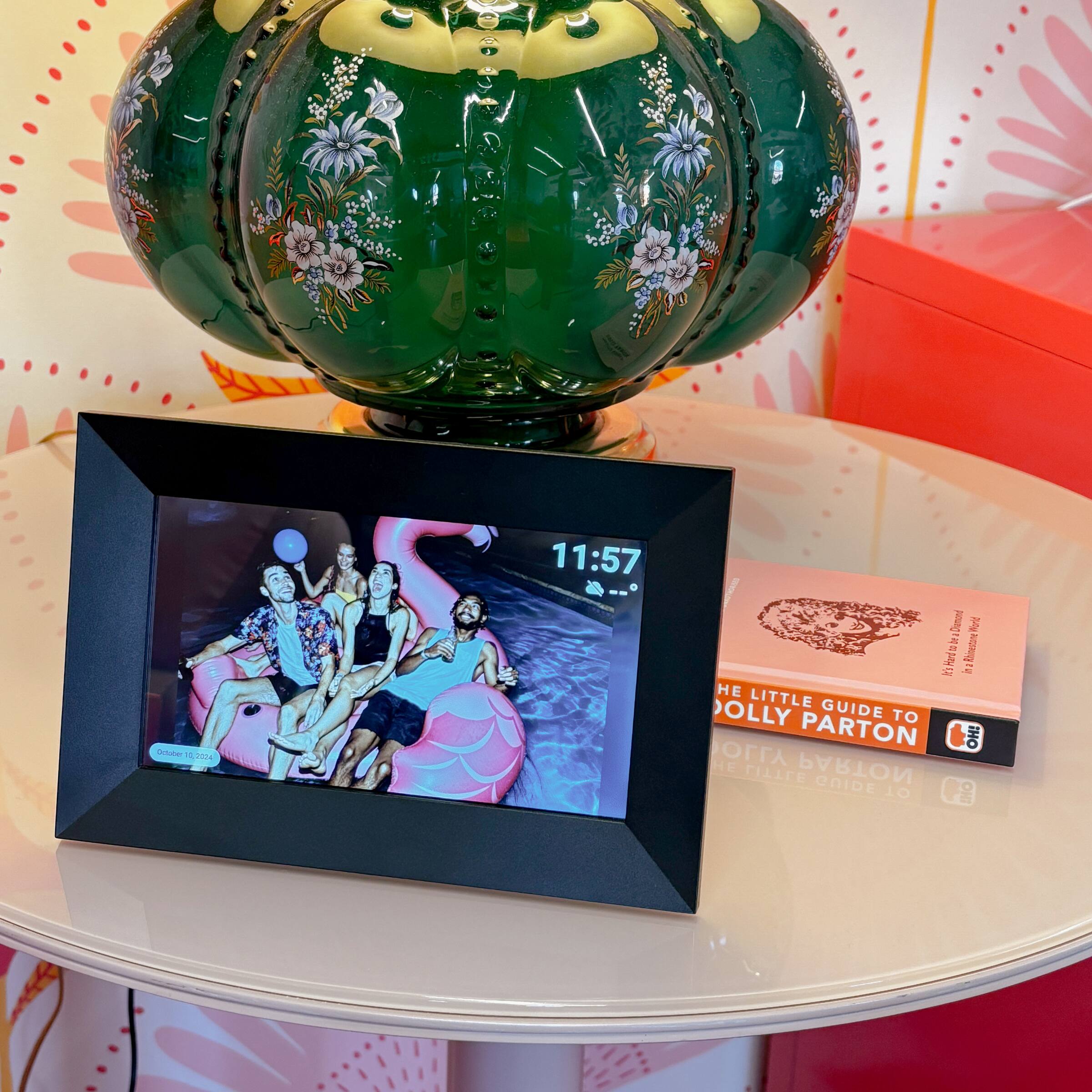 Cotuter 1 2d 11:57  
F adtDancribe A Hars - Rinetre 1 b -  
LITTLE GUIDE TO DOLLY PARTON  
OH! HE FILLEE PARTON NIDE 1O