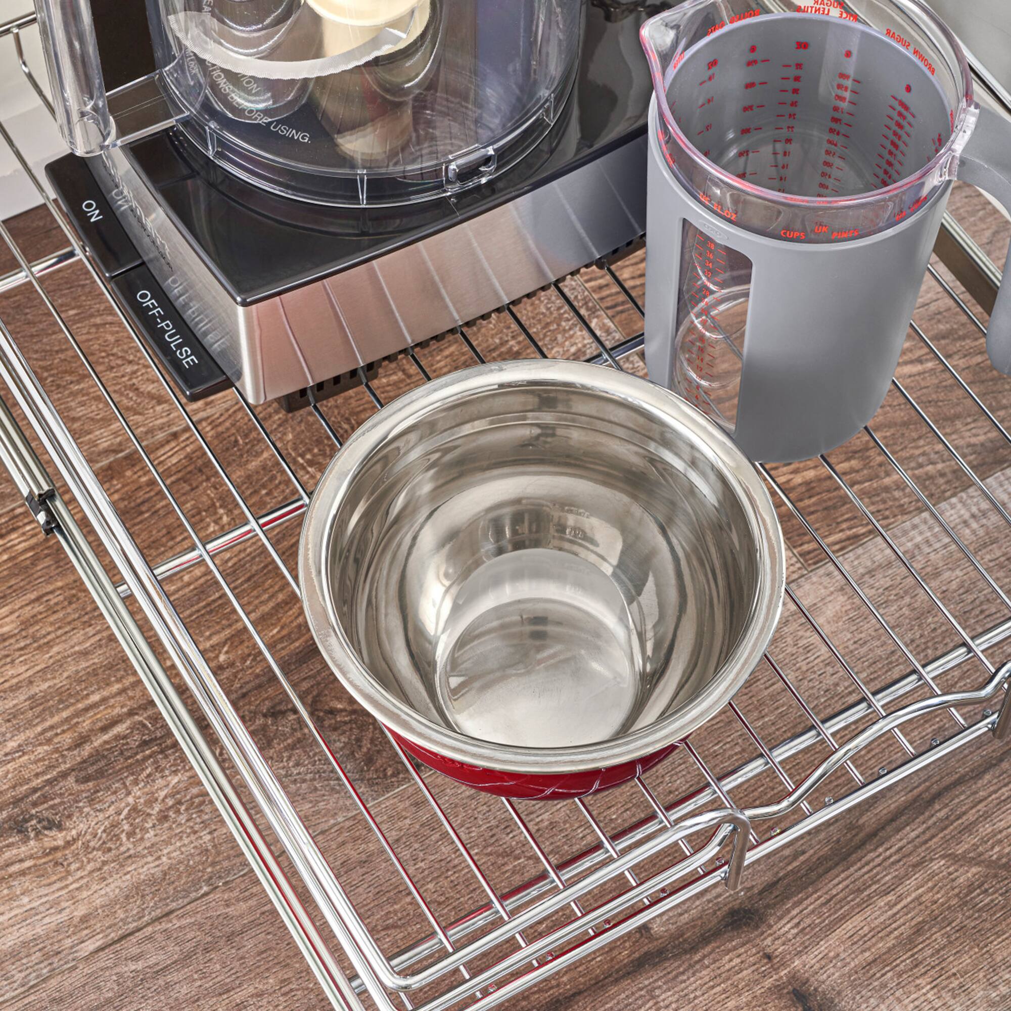 Sure, here is the corrected text:

- ON
- OFF/PUSE
- USING
- CUPS
- PINTS