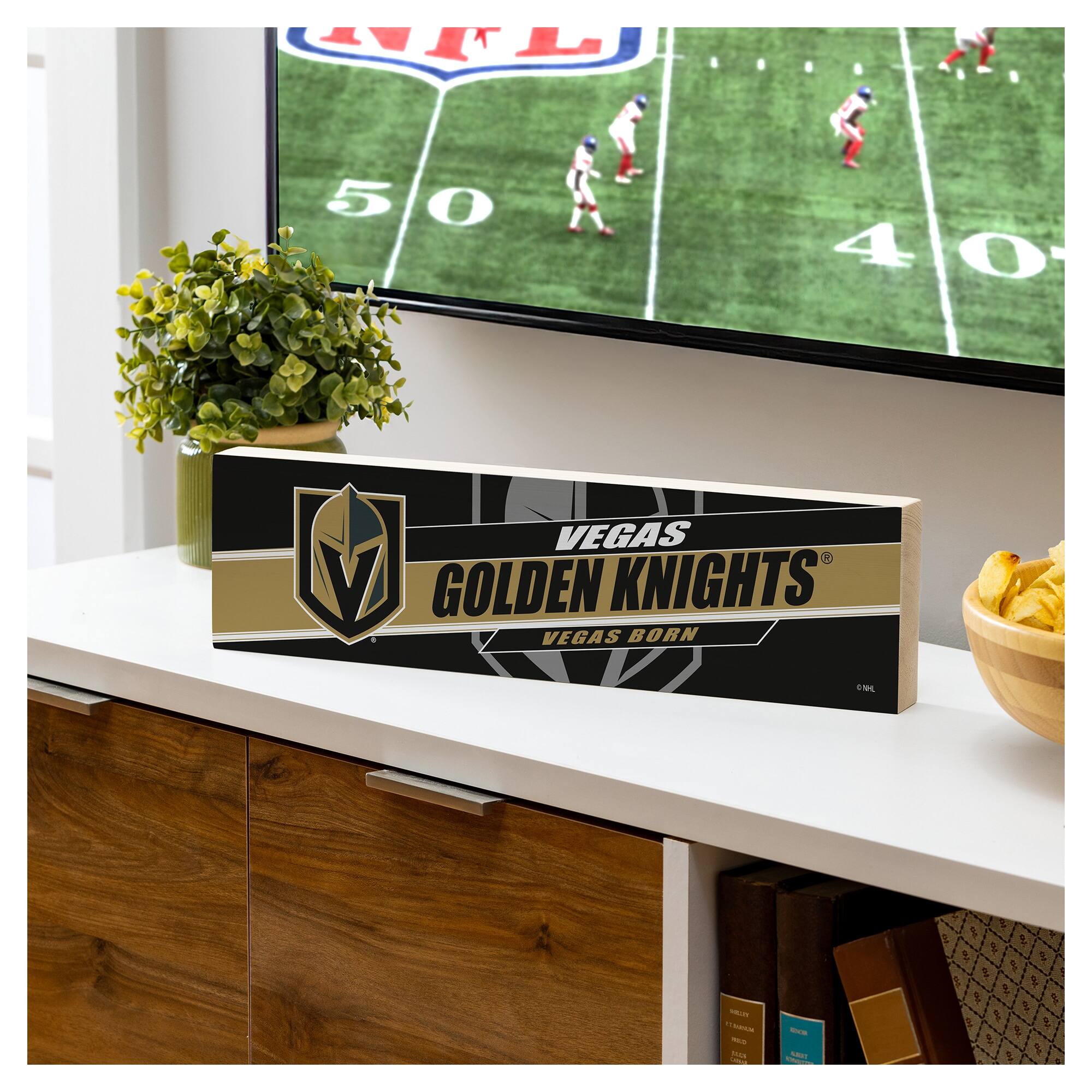 VEGAS  
GOLDEN KNIGHTS  
VEGAS BORN