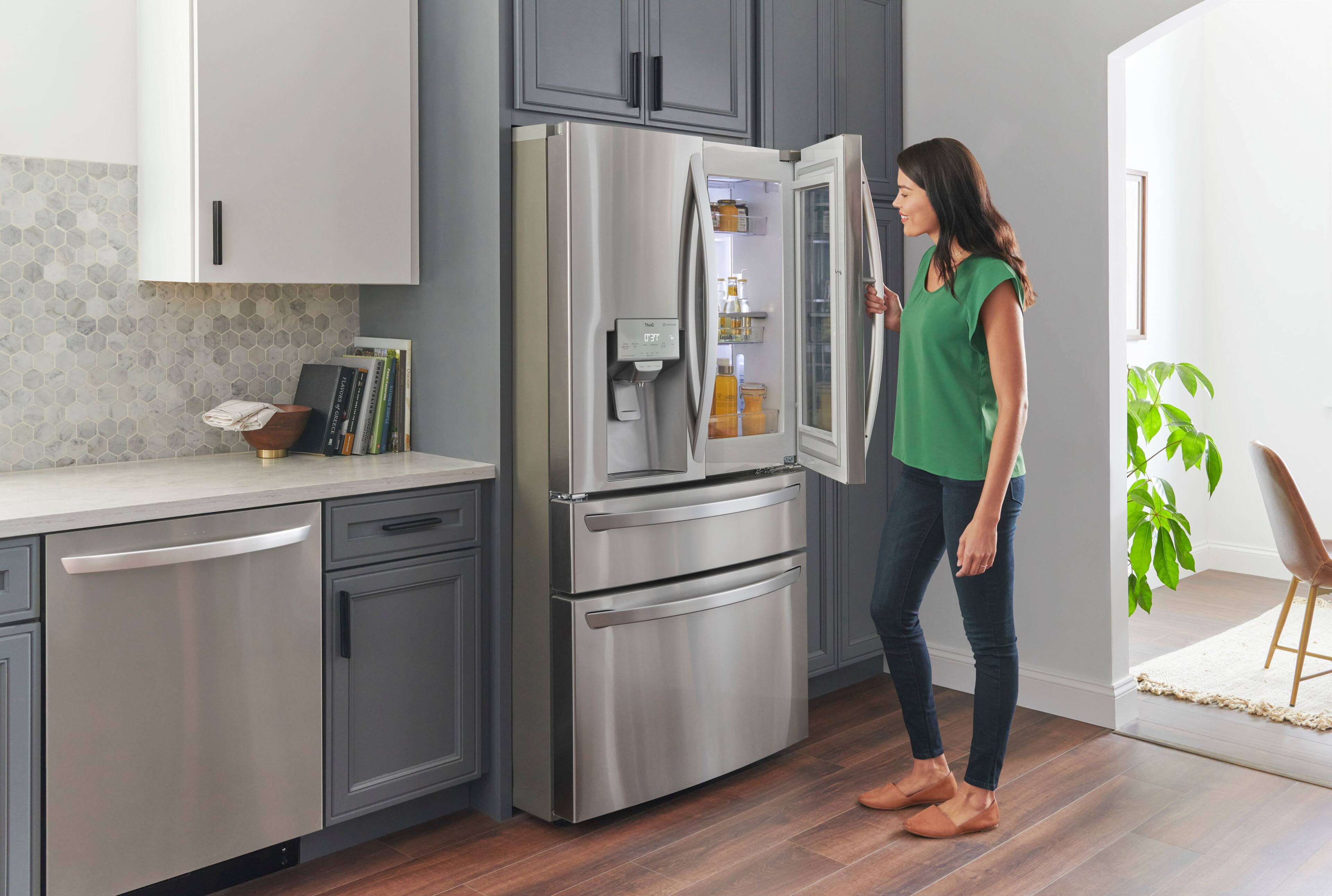 - M UK.g I PLASEs AR.