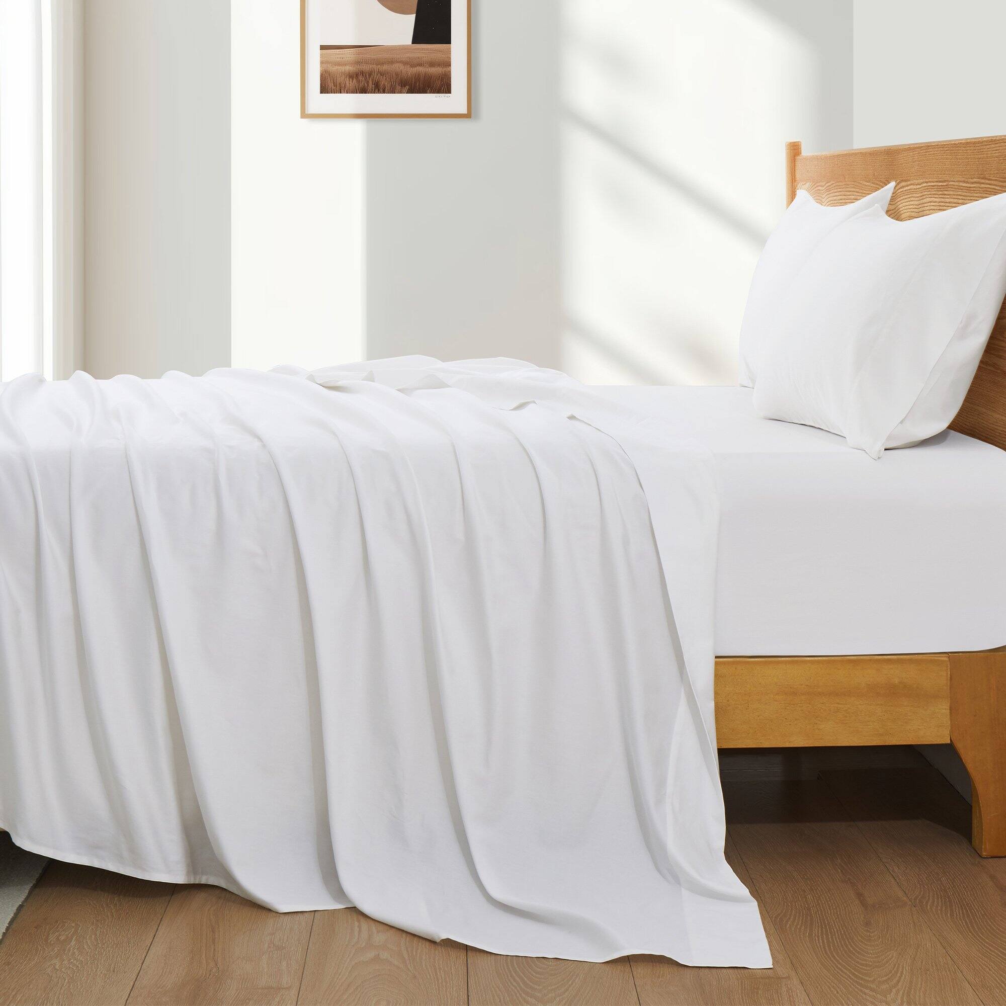 Left. Nest - Puredown 400 Thread Count Organic Cotton Sheet Set - White.