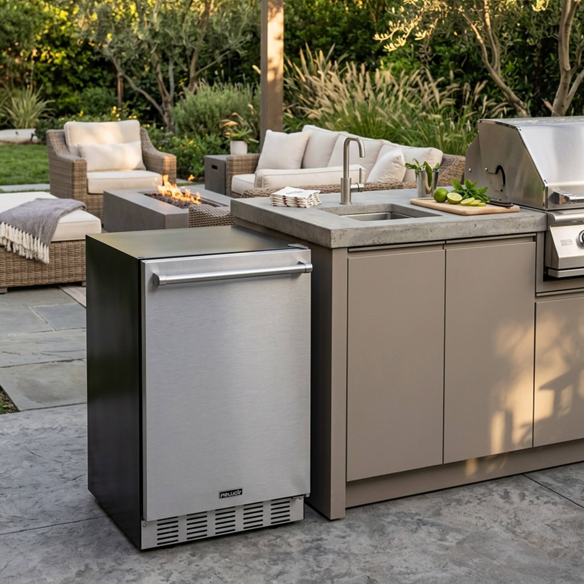 Alt View 6. NewAir - Newair 18” Undercounter Clear Ice Maker, 62–100 lbs. per Day, Outdoor-Rated Stainless Steel, Built-In or Freestanding - Stainless Steel.