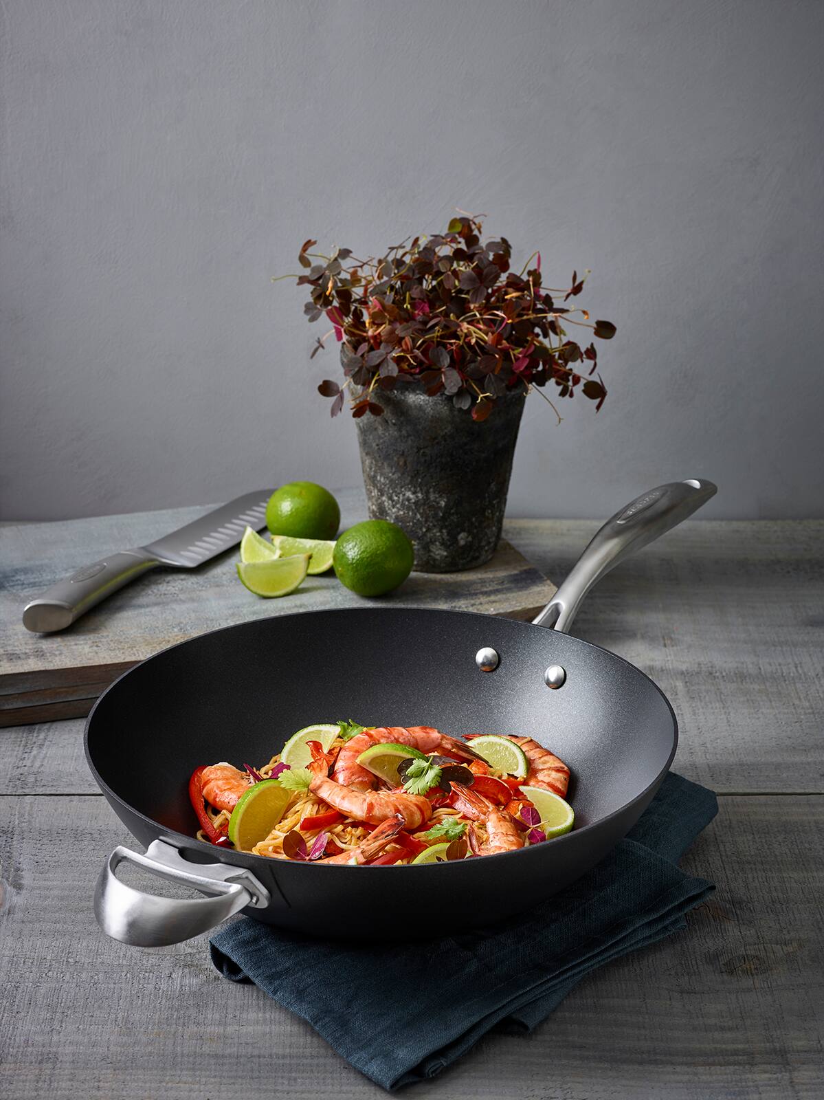 Alt View 4. Scanpan - Pro IQ Stratanium 12.5-Inch Nonstick Wok - Black.