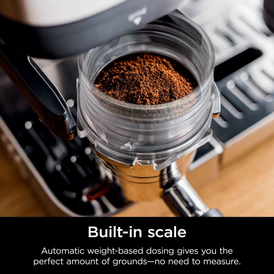 Built-in scale  
Automatic weight-based dosing gives you the perfect amount of grounds—no need to measure.