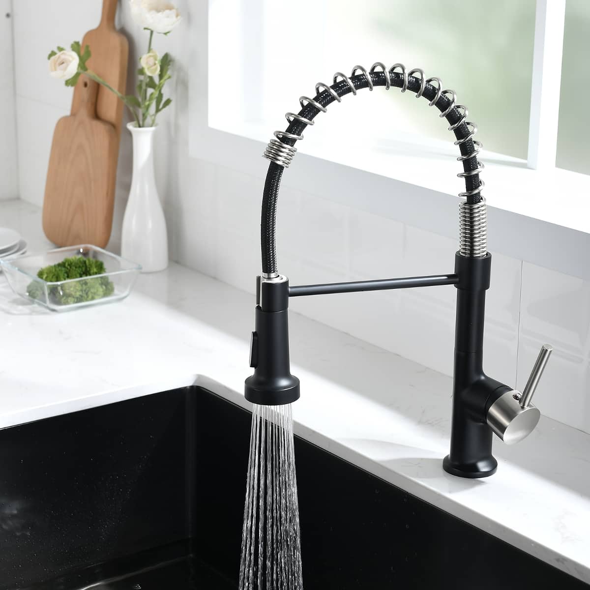 Ropilly - Commercial Kitchen Faucet with Pull Down Sprayer, Black Nickel Single Handle Spring Kitchen Sink Faucet - Black/Silver