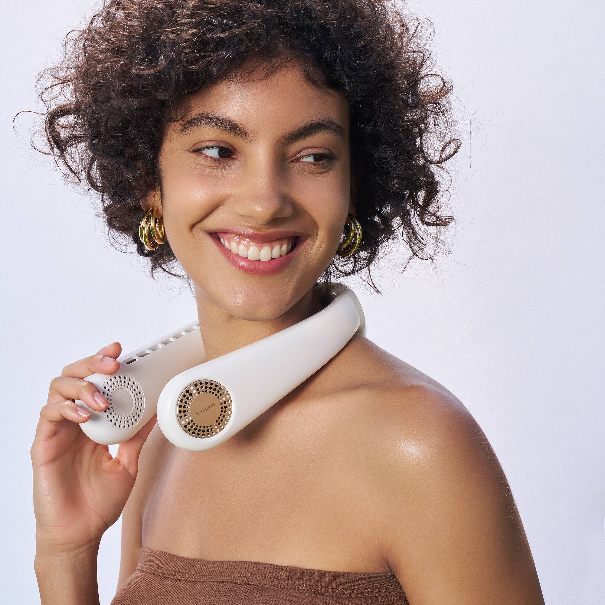 Alt View 20. TORRAS - COOLiFY Air Neck Air Conditioner 5000mAh - Golden White.