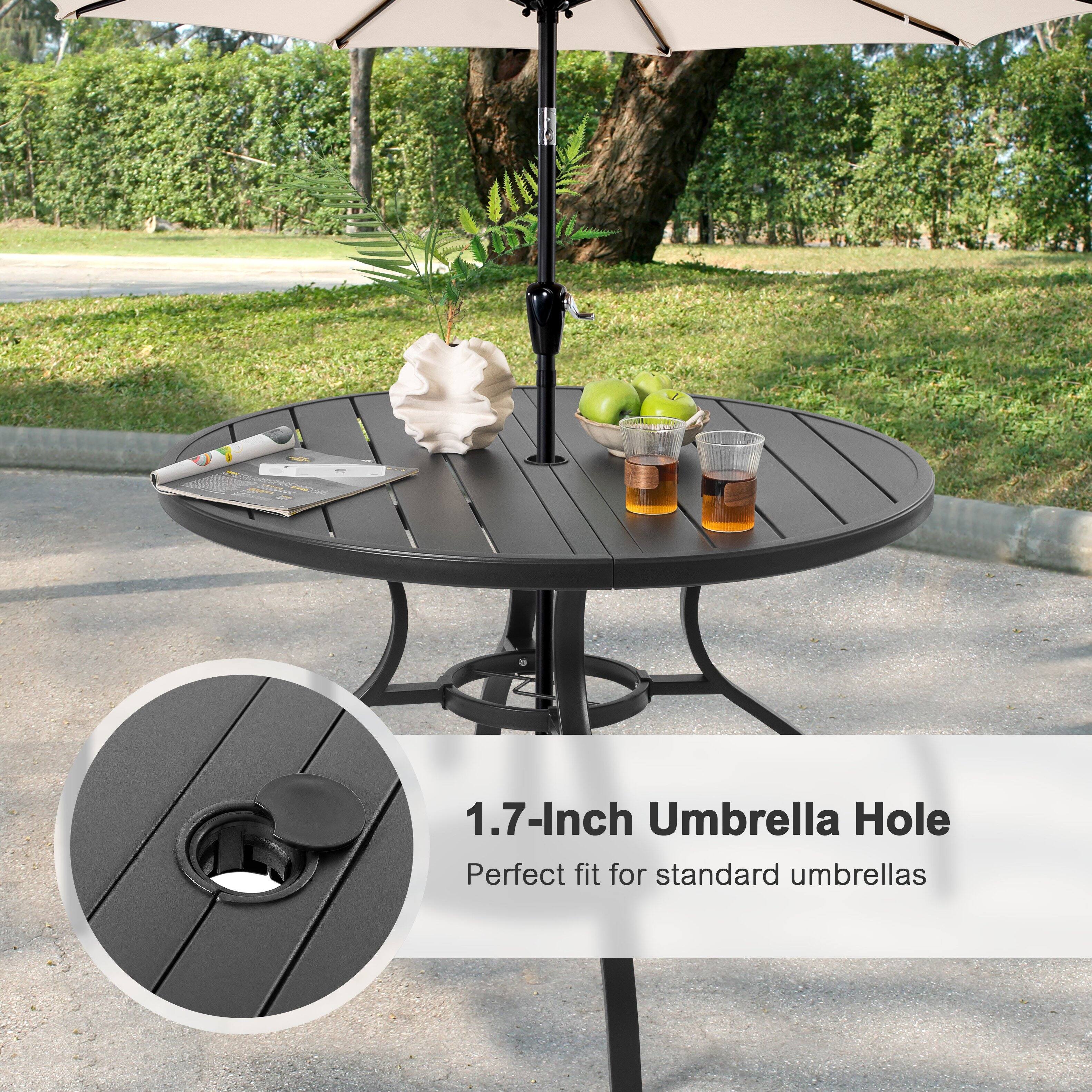 1.7-Inch Umbrella Hole  
Perfect fit for standard umbrellas