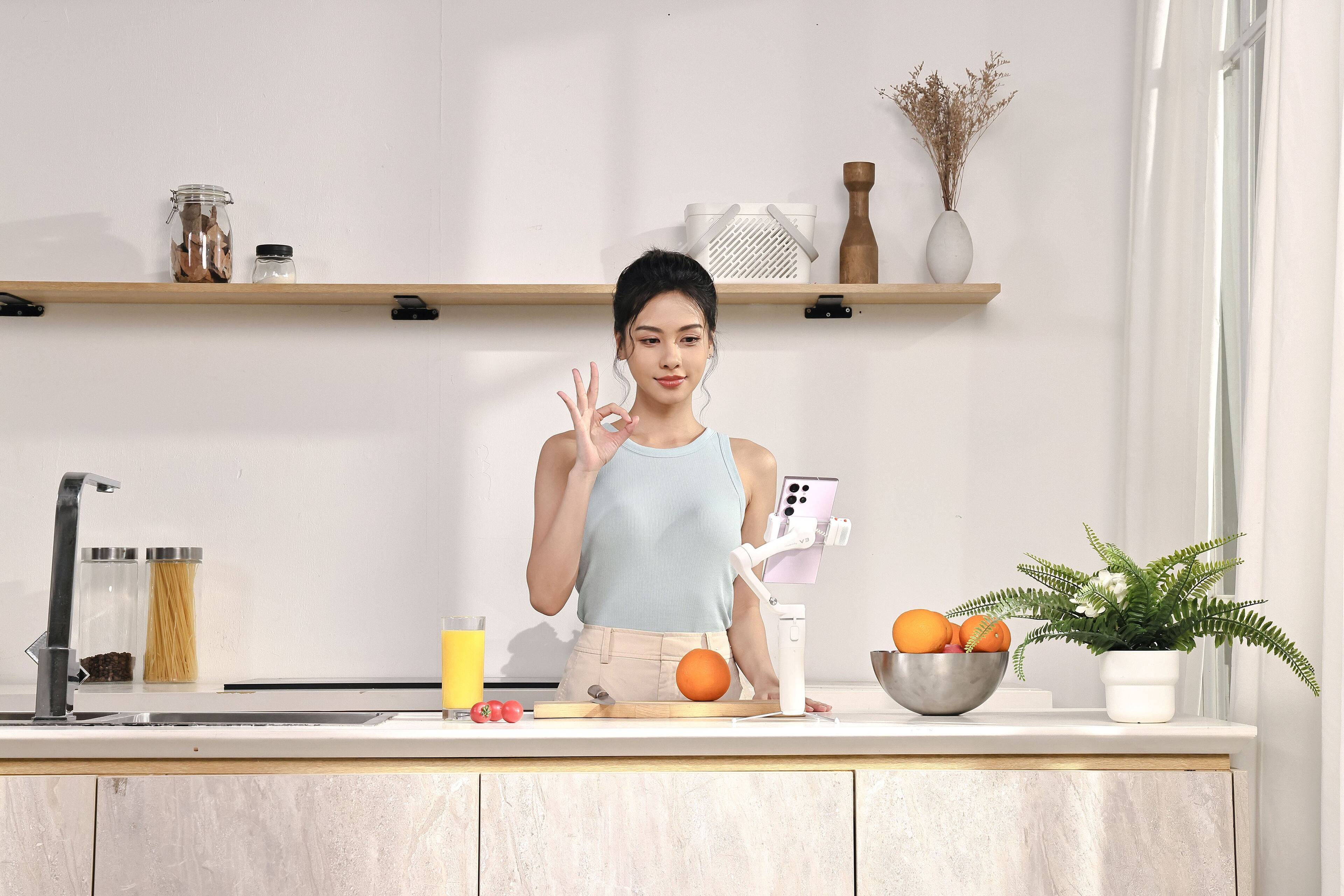 Alt View 14. Hohem - iSteady V3 3-Axis Gimbal Stabilizer for Smartphone w/ AI Tracking, Detachable Remote, Extendable Pole, & Magnetic Light - White.