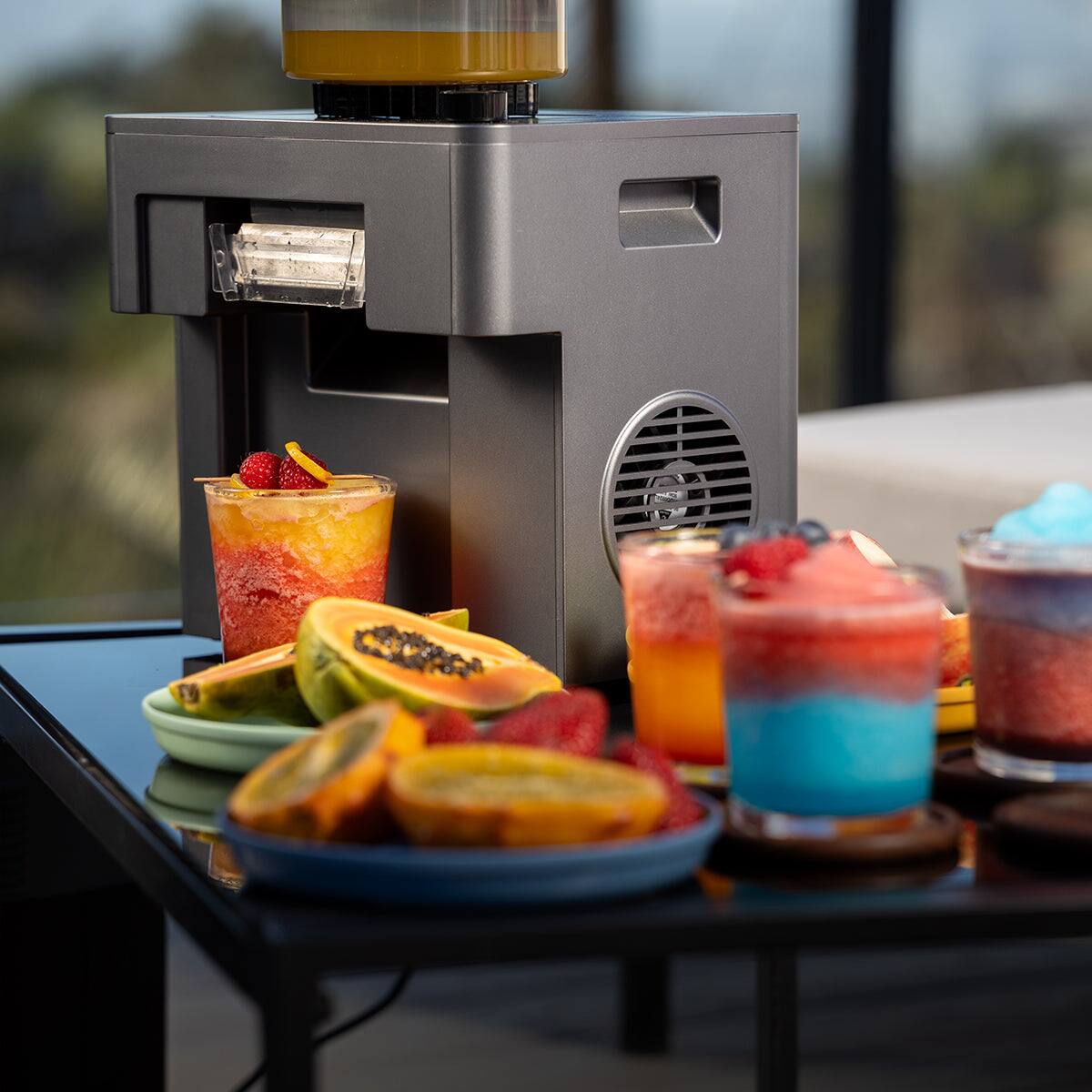 Left. ICEMAGE - QuickFreezer Pro - Frozen Drink & Slushie Machine - Black.