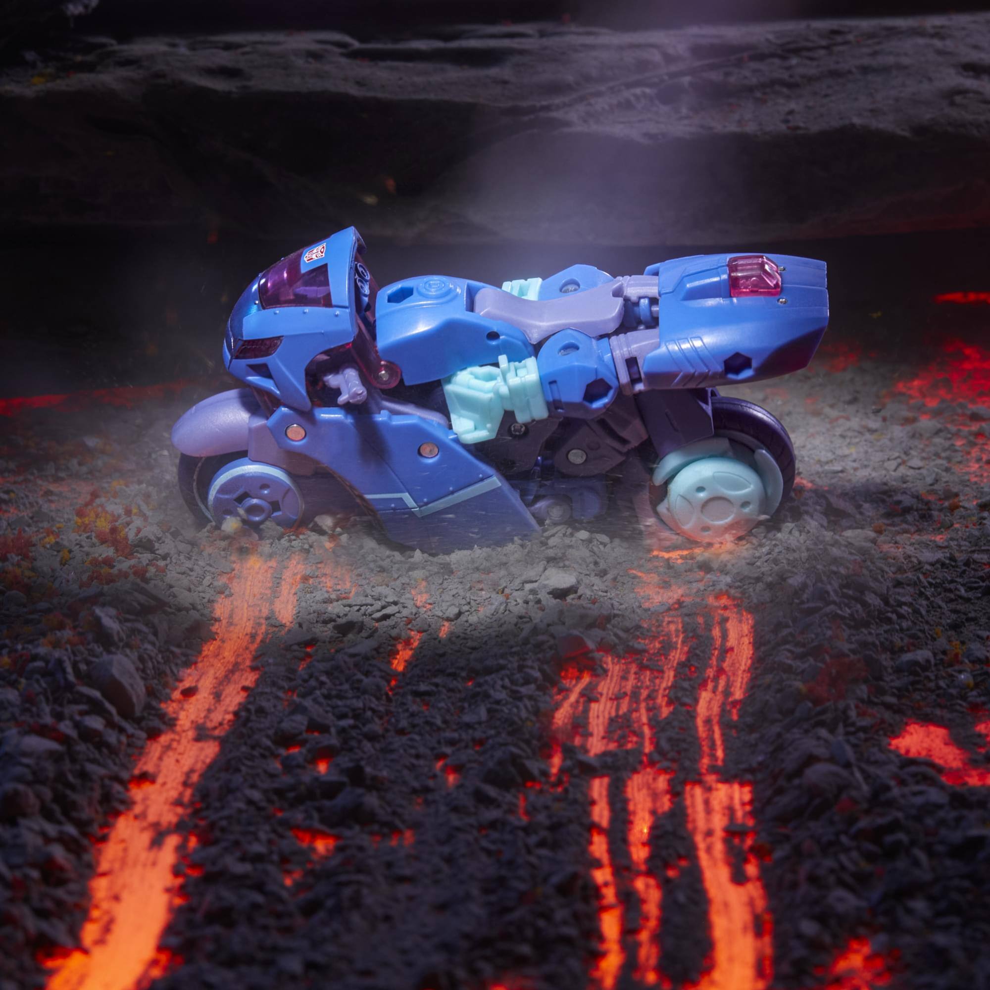 Alt View 3. Hasbro - Transformers Legacy United Deluxe Class Cyberverse Universe Chromia Figure - Blue.