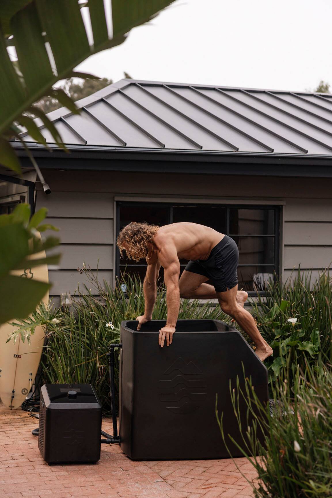 Alt View 11. Ice Barrel - Chiller - Black.