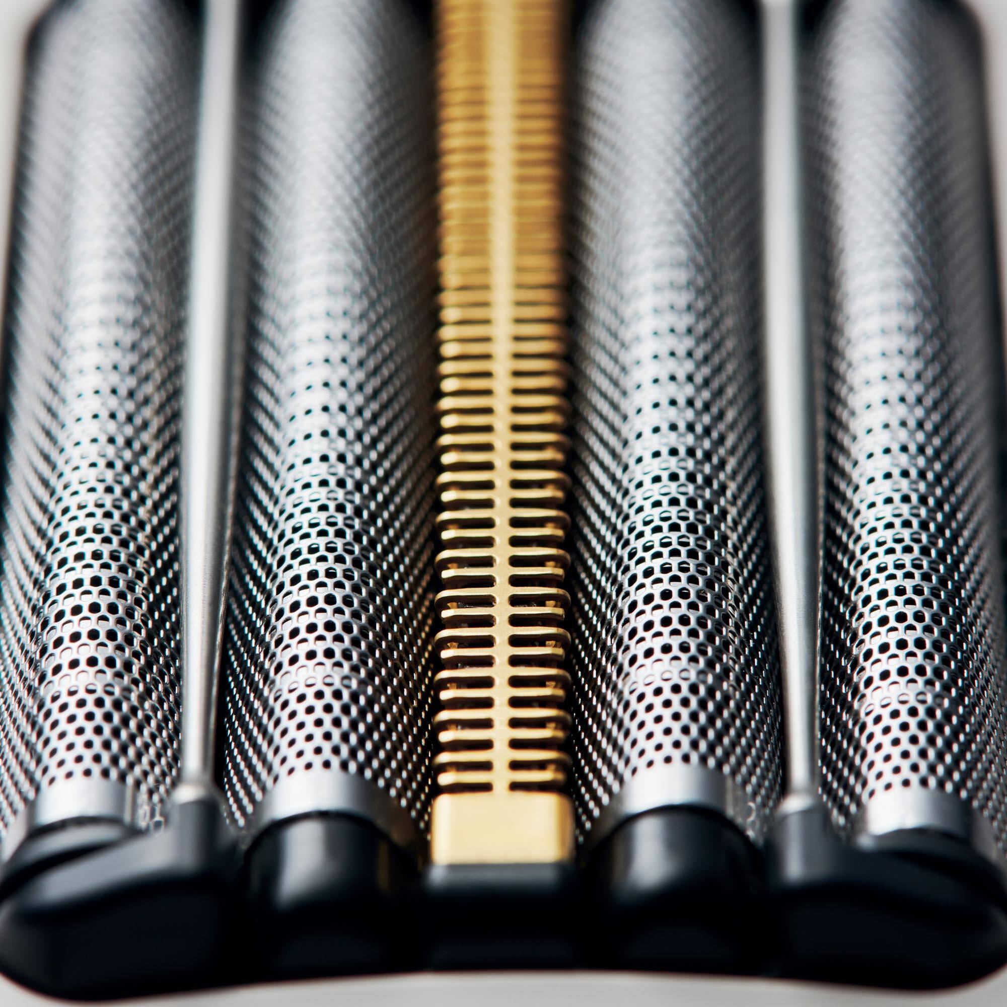 Alt View 2. Panasonic - ARC5 PALM-sized 5-Blade Electric Luxury Razor - White NAGORI.