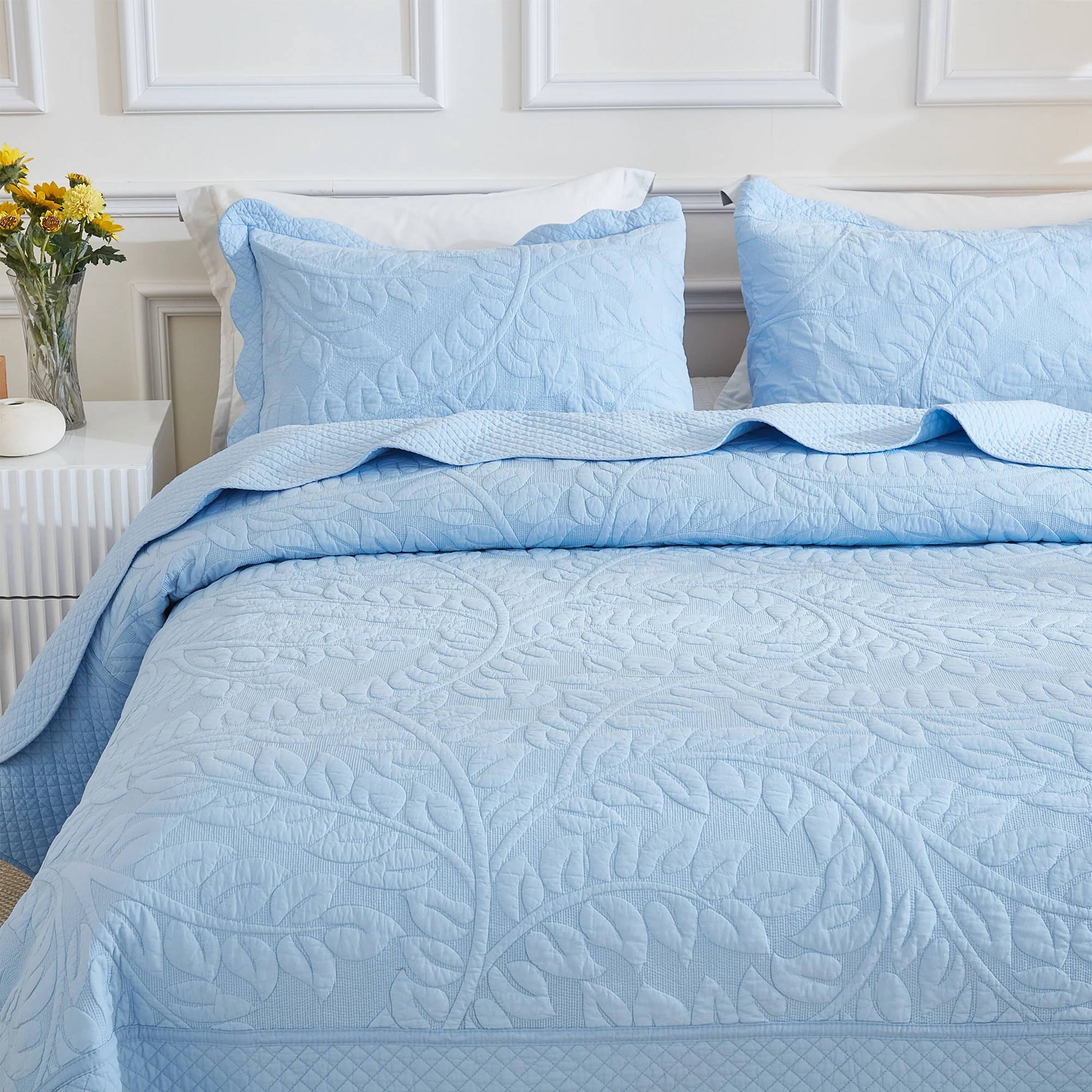 Left. MarCielo - Marcielo 2/3 Piece 100% Cotton Oversized Bedspread Lightweight Quilt Set - Light Blue.