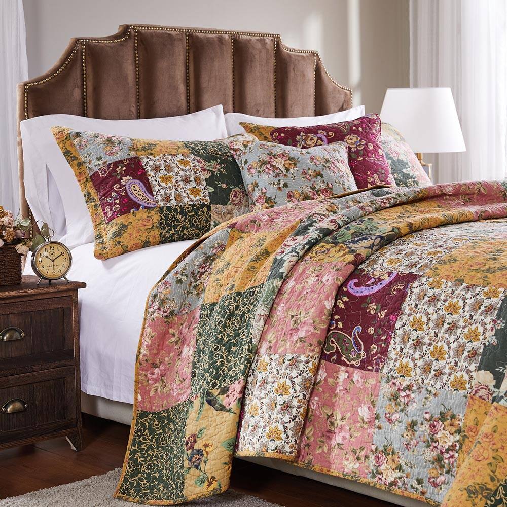 Angle. BreeBe - Antique Chic Quilt Set - 2 Piece Twin/XL - Multi.