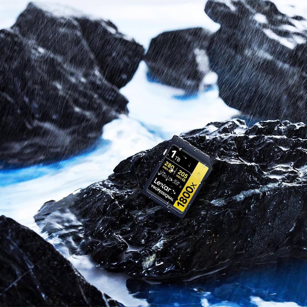 1TB  
280 MB/s  
205 S2  
PROFESSIONAL  
Lexar 1800x