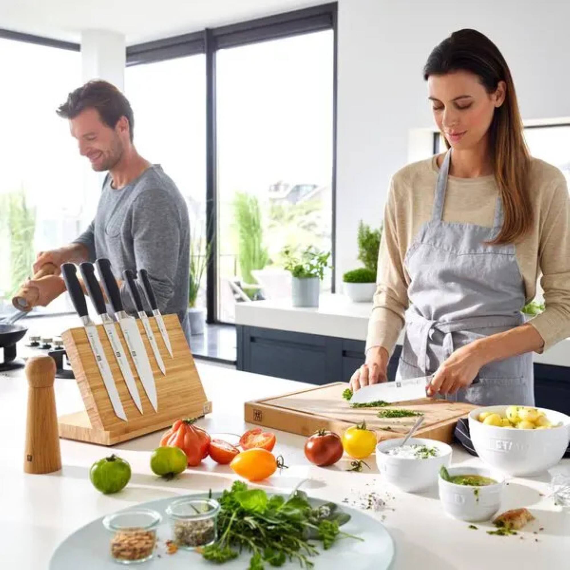 Alt View 3. ZWILLING - ZWILLING  Bamboo Magnetic Easel - holds 7 knives (no knives included) - Bamboo.