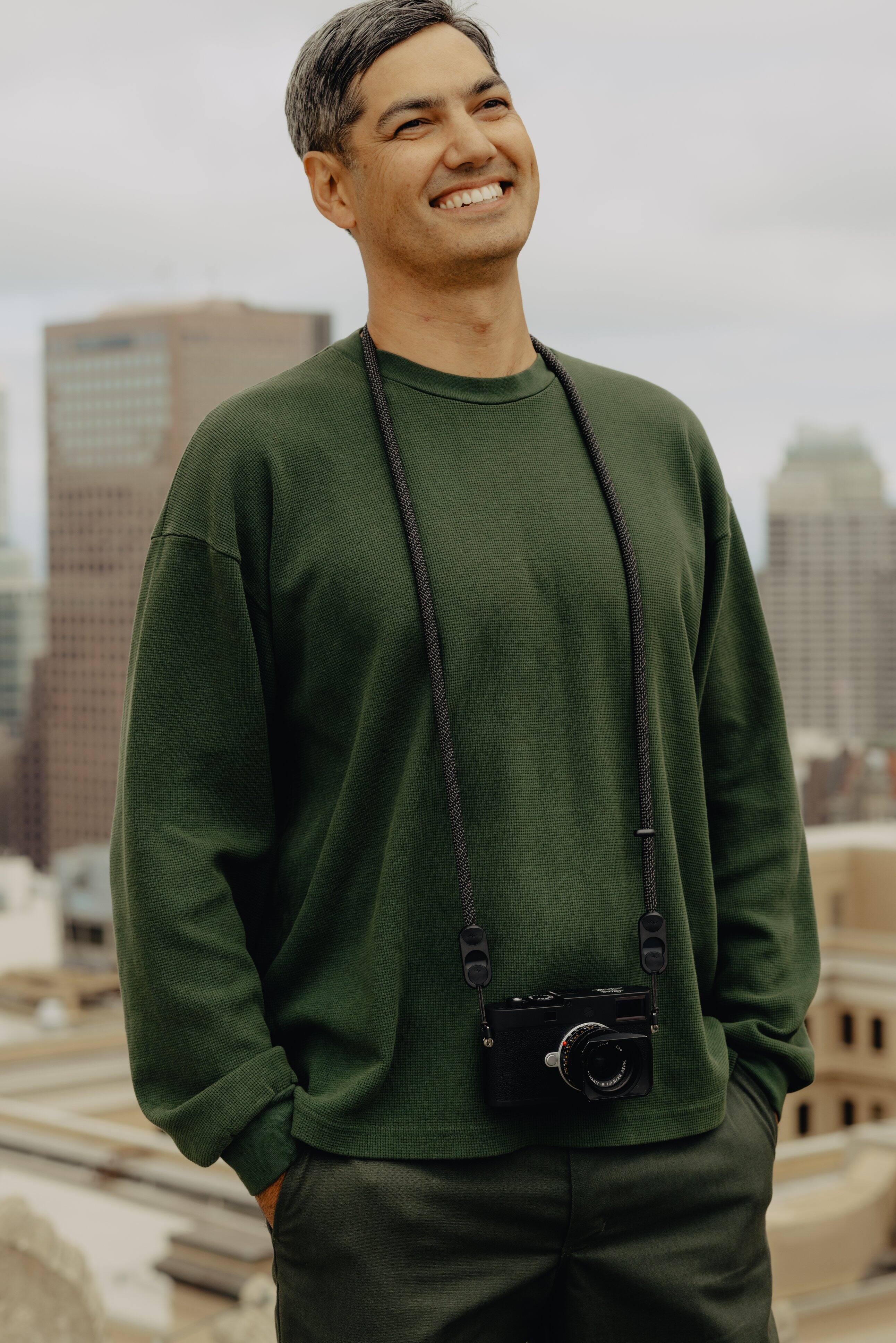 Left. Peak Design - Form Rope Camera Strap Long Black - Black.