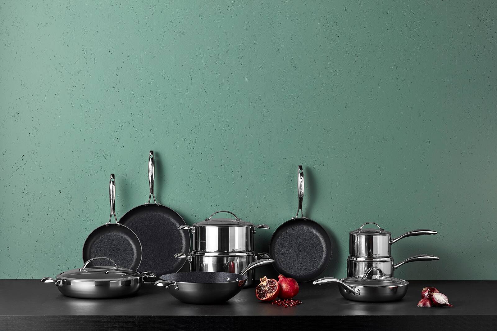 Alt View 4. Scanpan - Haptiq Stainless Steel Nonstick 7.5 Qt. Covered Dutch Oven - Black.