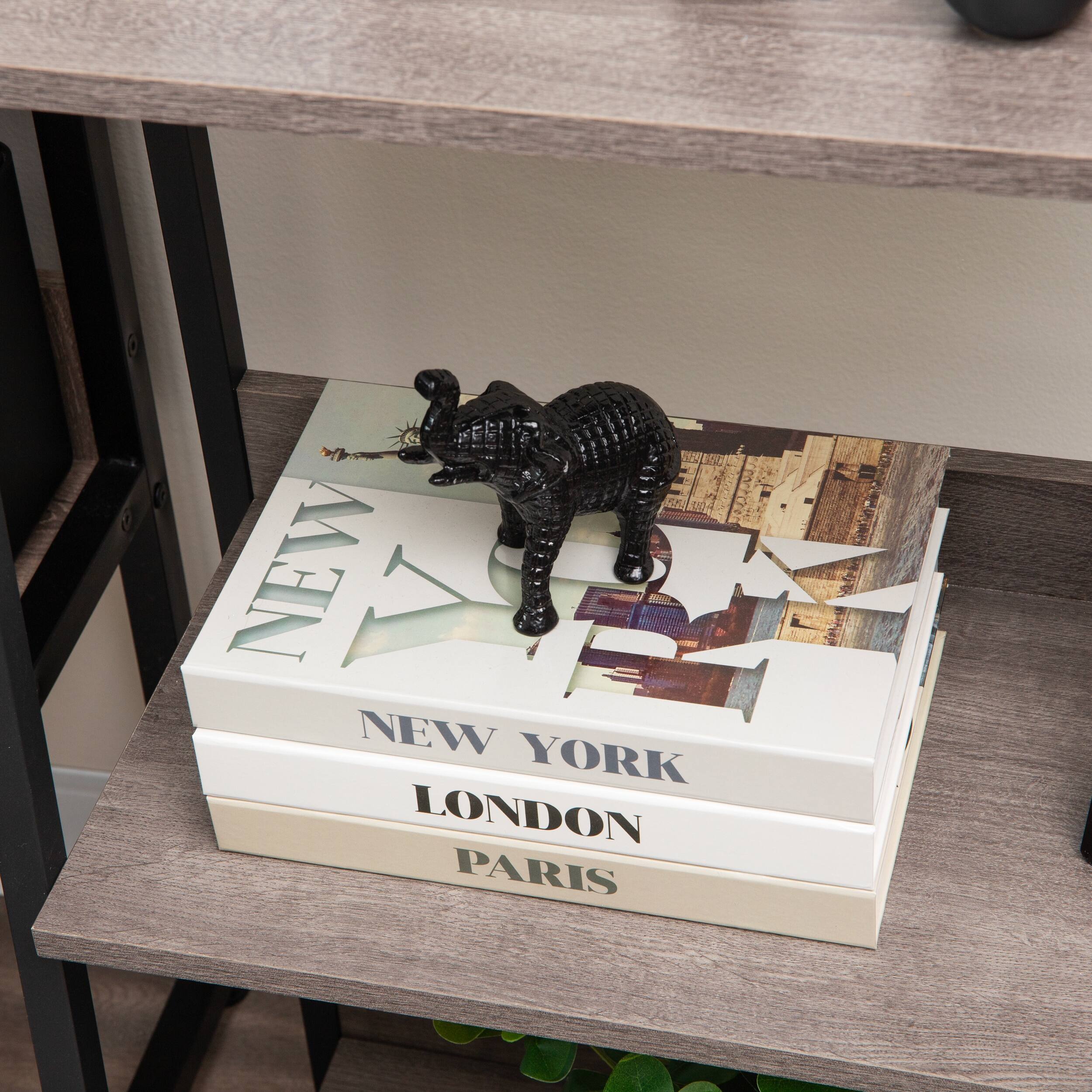 NEW YORK  
LONDON  
PARIS