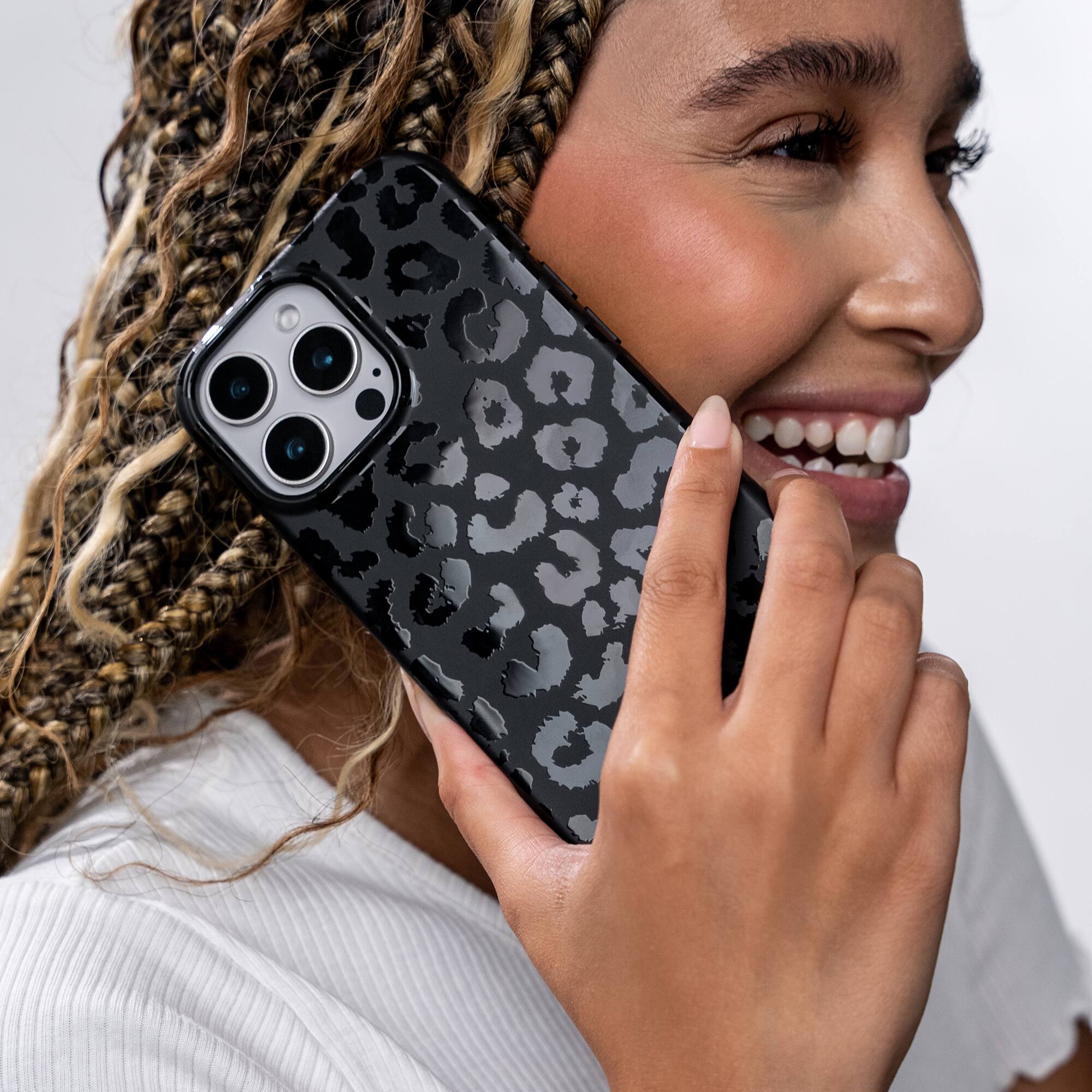 Alt View Zoom 13. VELVET CAVIAR - Magsafe Case for Apple iPhone 16 Pro - Black Leopard.