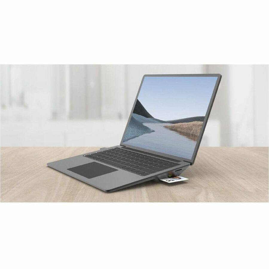 Alt View 4. Kensington - Kensington Surface Laptop 4 Smart Card (CAC) Reader Adapter w/ HDMI and USB-C - USB 3.2 (Gen 2) Type C, HDMI - Rugged - Platinum.