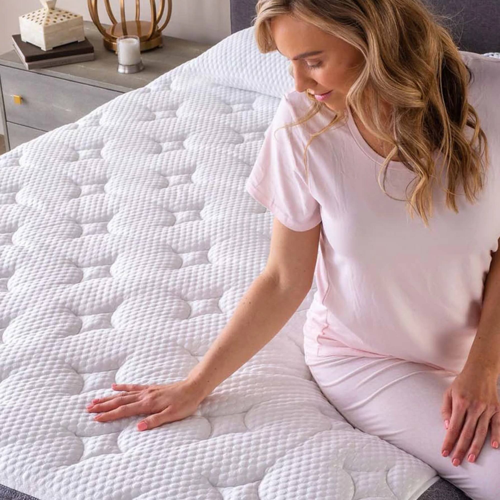 Alt View 13. Ghostbed - Luxe 13" Profile MF Mattress-Cal King - White.