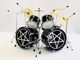 Axe Heaven - Tommy Lee - Tommy Lee Motley Crue Shout At The Devil Sonor Phonic Plus Mini Drum Kit - Collectibles - Multicolor