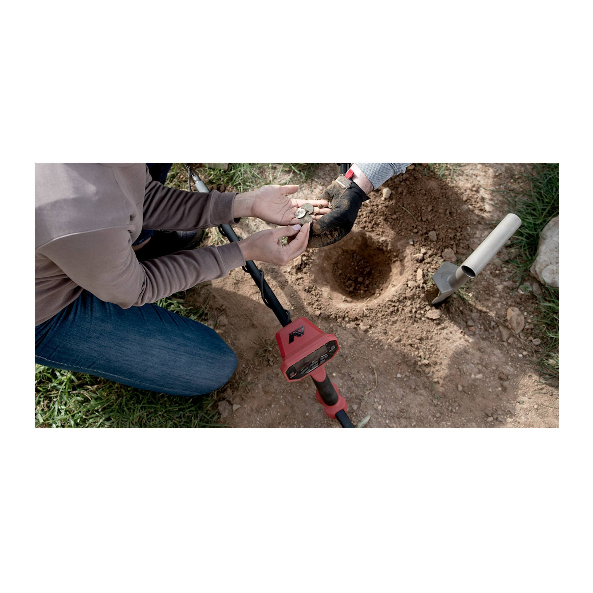 Angle. Minelab - MINELAB Vanquish 440 Detector with 10 x 7 Coil and Pro-Find 20 Pinpointer.