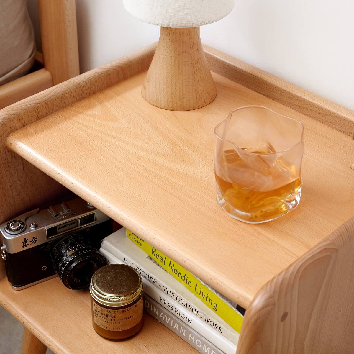 23- EASTAR  
vika M.C Real ESCHER - THE Nordic 10: CANOLE SWEET CALIFORNIA GRAPEFRUIT DINAVIAN YVES KLEIN GRAPHIC Living 100% SOY VAS COMBLE WORK HOME