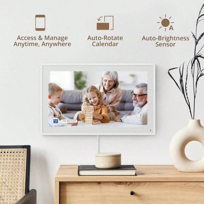 Access & Manage Anytime, Anywhere  
Auto-Rotate Calendar  
Auto-Brightness Sensor