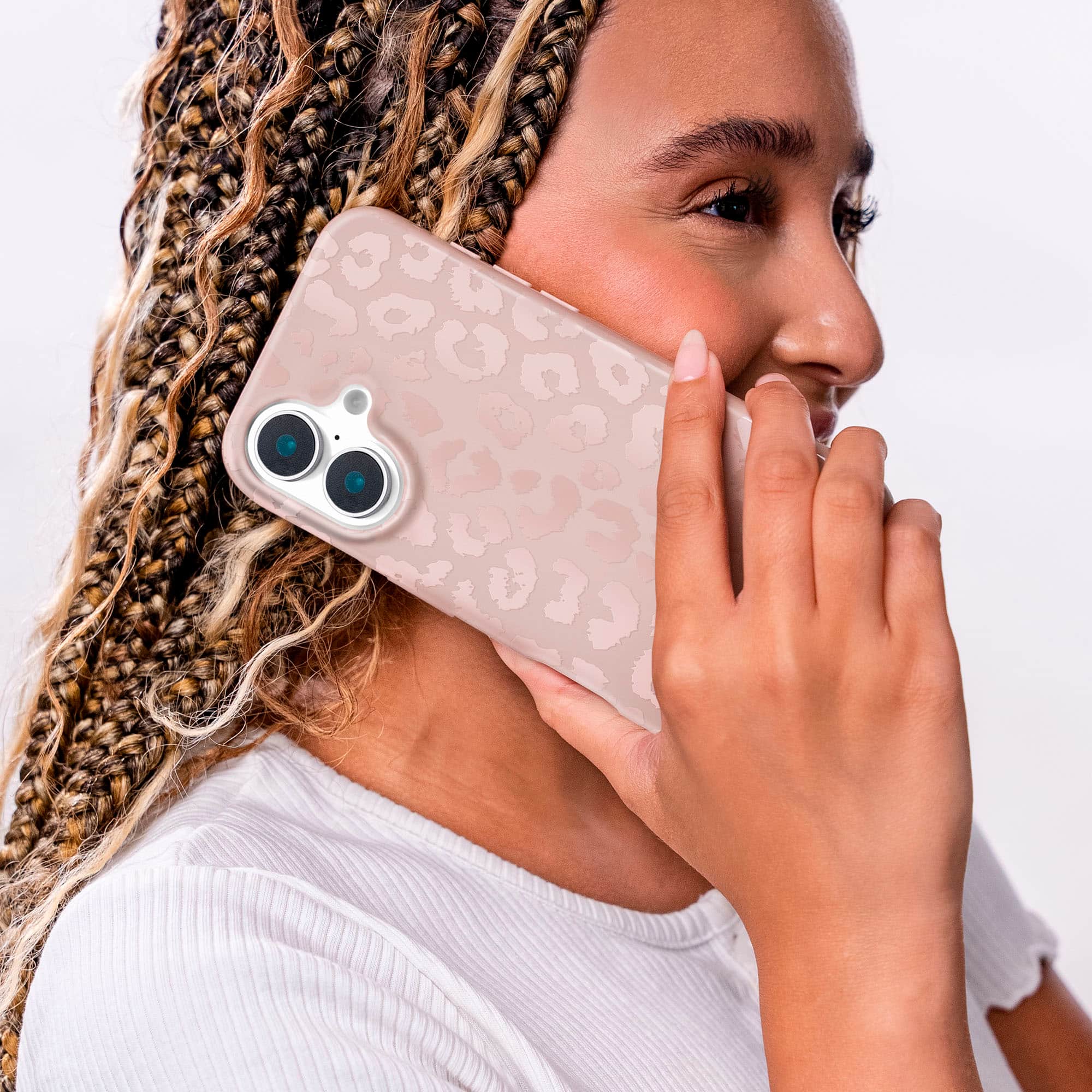 Alt View 2. VELVET CAVIAR - Magsafe Case for Apple iPhone 16 - Leopard Nude.