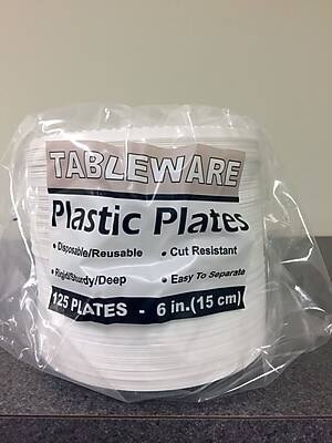 TABLEWARE  
Plastic Plates  
- Disposable/Reusable  
- Cut Resistant  
- Rigid/Strong/Deep  
- Easy To Separate  
125 PLATES - 6 in. (15 cm)