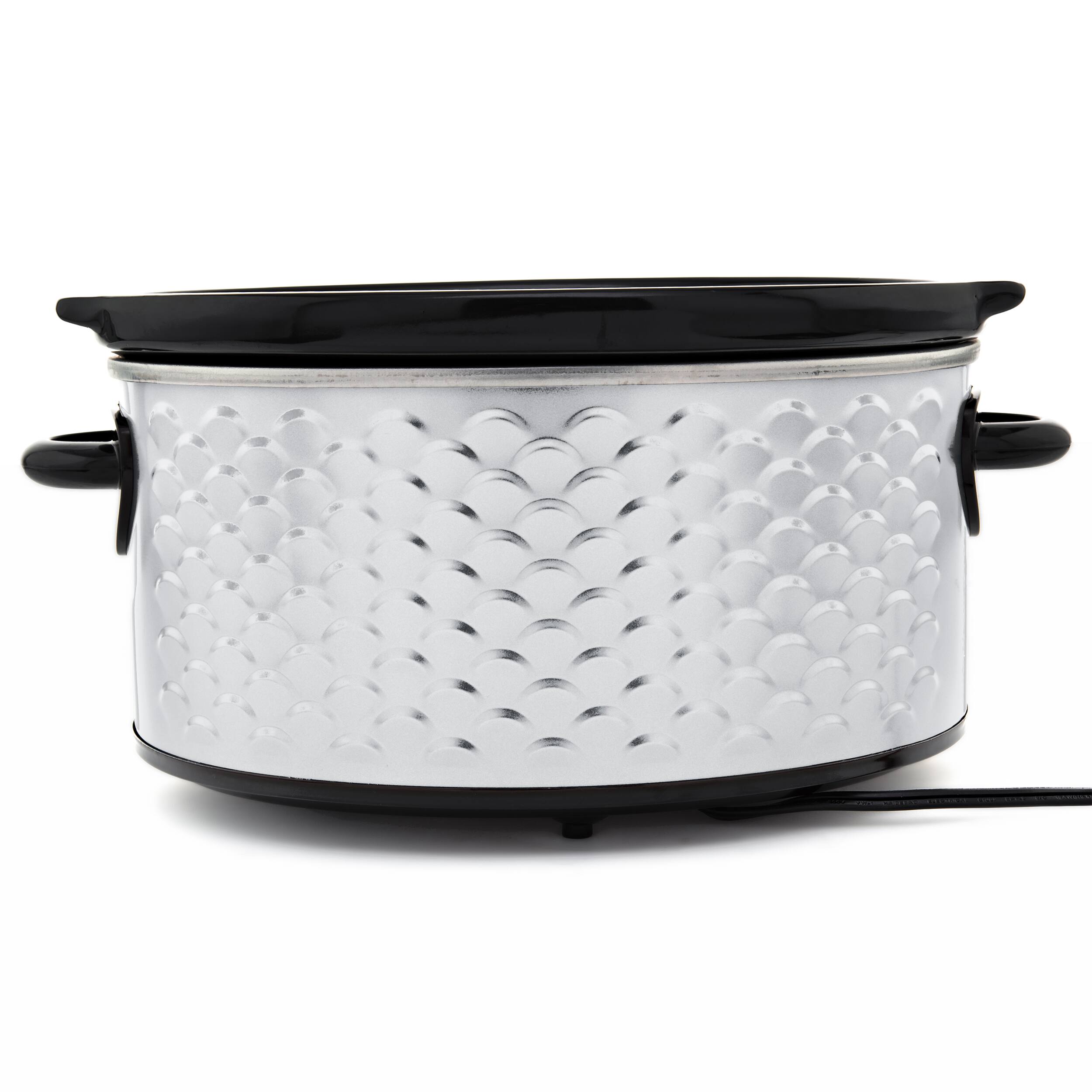 Alt View 2. Brentwood - Brentwood Scallop Pattern 4.5 Quart Slow Cooker in Stainless Steel - Silver.