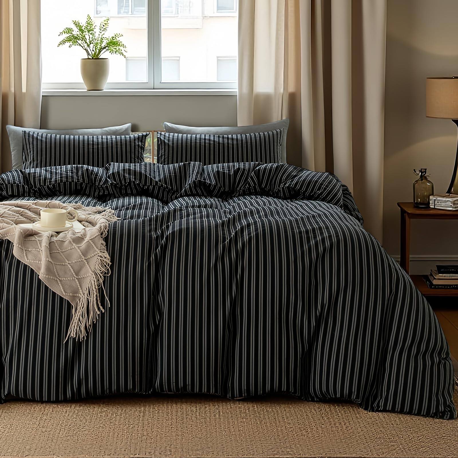 Double Stripe-black/White-King(104" x 90")