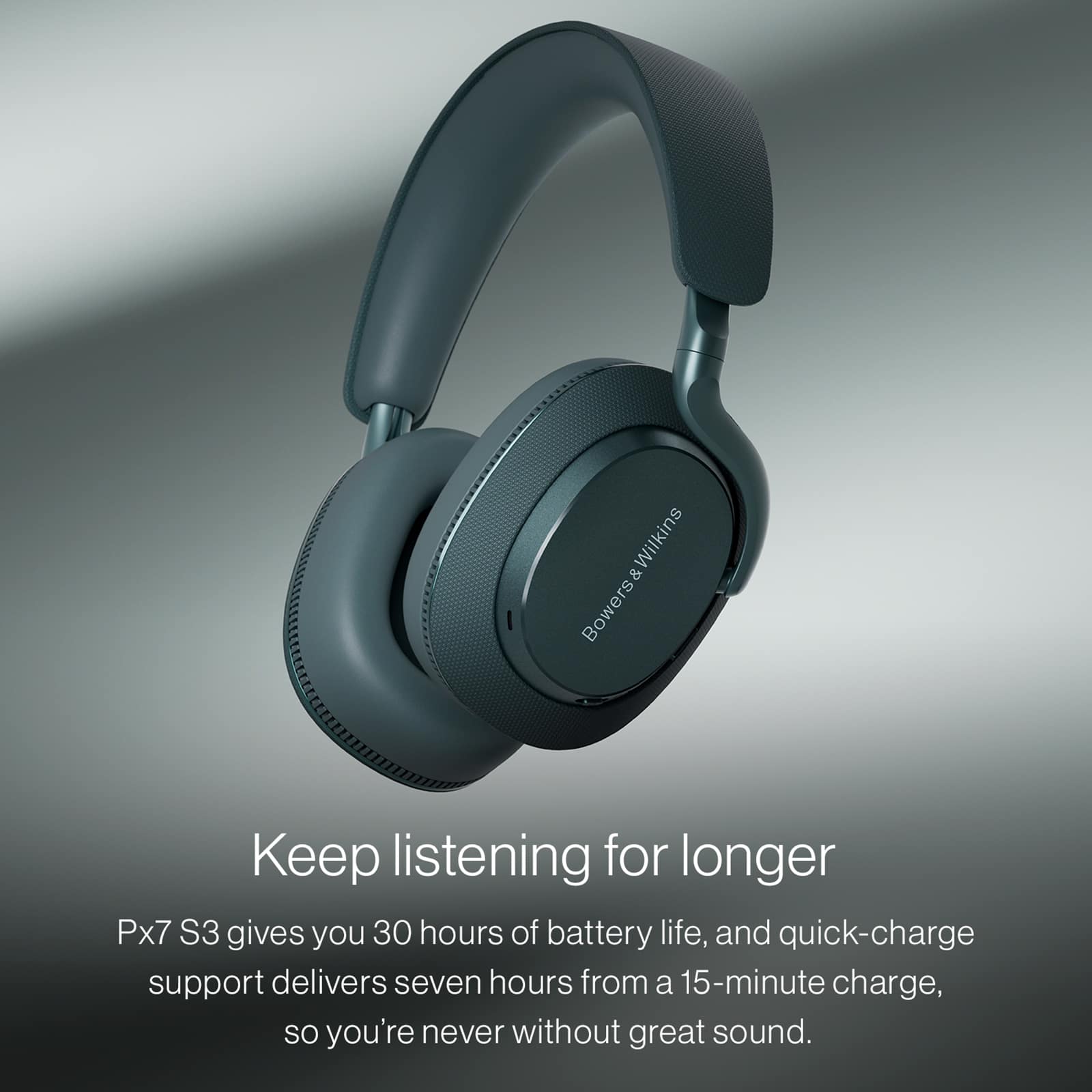 Keep listening for longer
Px7 S3 gives you 30 hours of battery life, and quick-charge support delivers seven hours from a 15-minute charge, so you're never without great sound.