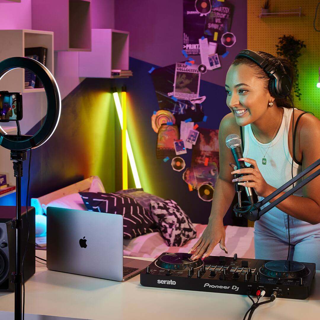 VS.
>PRIKT
DJ
TRAP COLLECTIVO
go
serato
Pioneer DJ
VIG