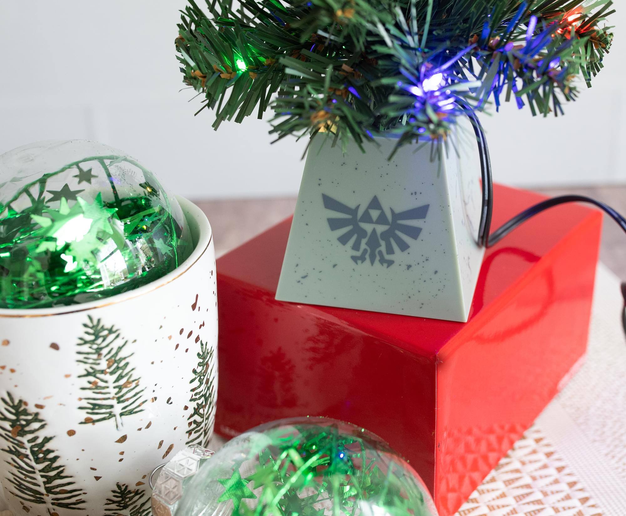 Alt View 3. Halo - The Legend of Zelda Triforce LED USB-Powered Light-Up Desktop Holiday Tree - Green.