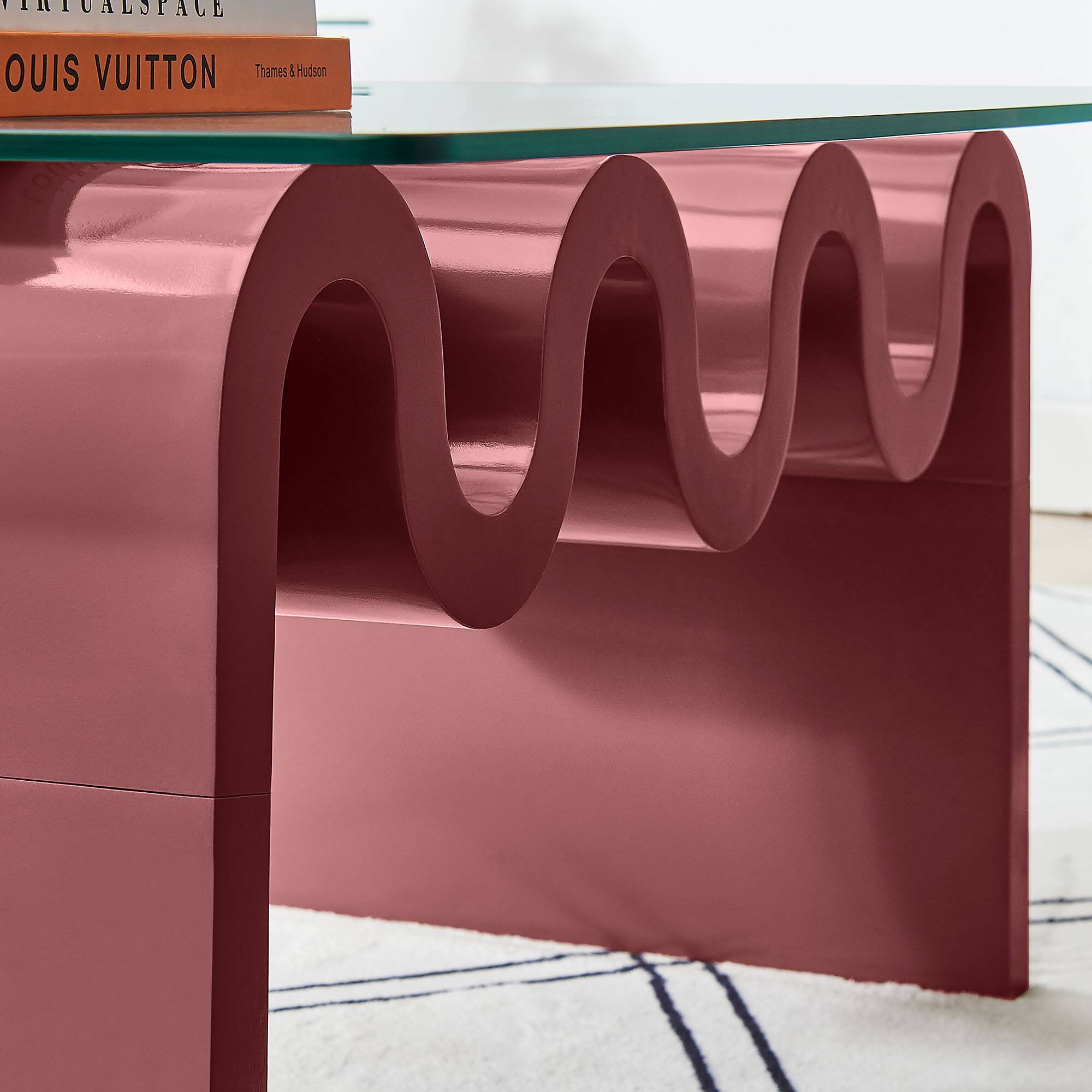 VIRTUALSPACE  
LOUIS VUITTON  
Thames & Hudson