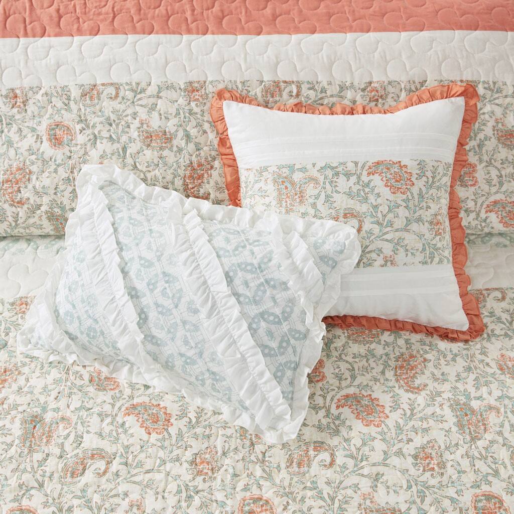 Alt View 4. Gracie Mills - Gracie Mills Singleton Reversible Paisley Lace 6-Piece Cotton Percale Quilt Set - Coral.