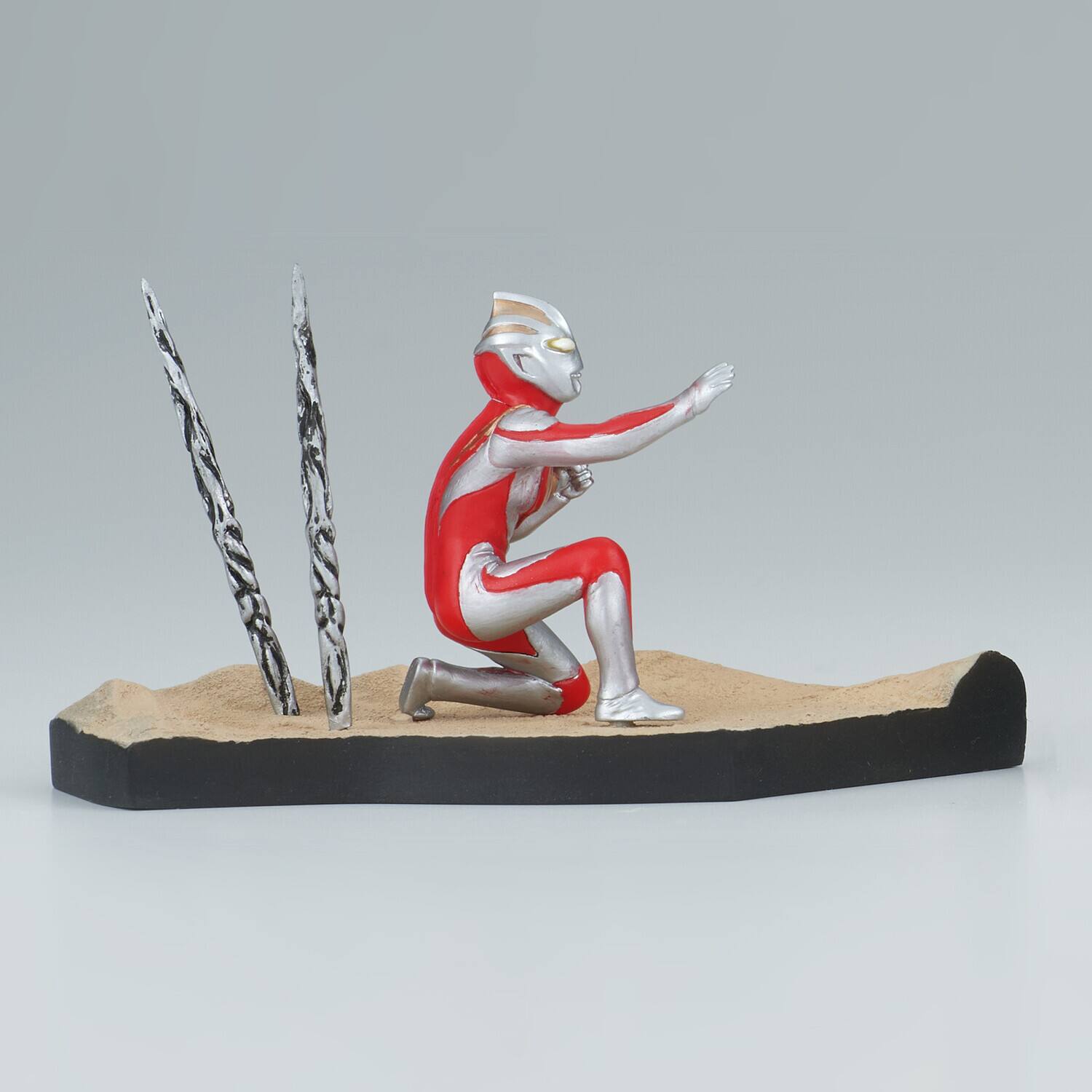 Alt View 1. PopMarket - BanPresto - Ultraman Gaia - Special Effects Stagement - Ultraman Gaia #3 (A: Ultraman Gaia)   - COLLECTIBLES - Multicolor.