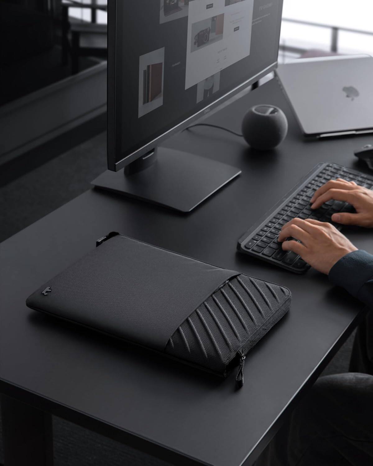Alt View 7. tomtoc - Voyage-A10 Slim Laptop Sleeve for 2026 15-inch MacBook Air M5(A3448)/M4/M3/M2, 15 Inch MacBook Pro, Minimalist Design - Black.