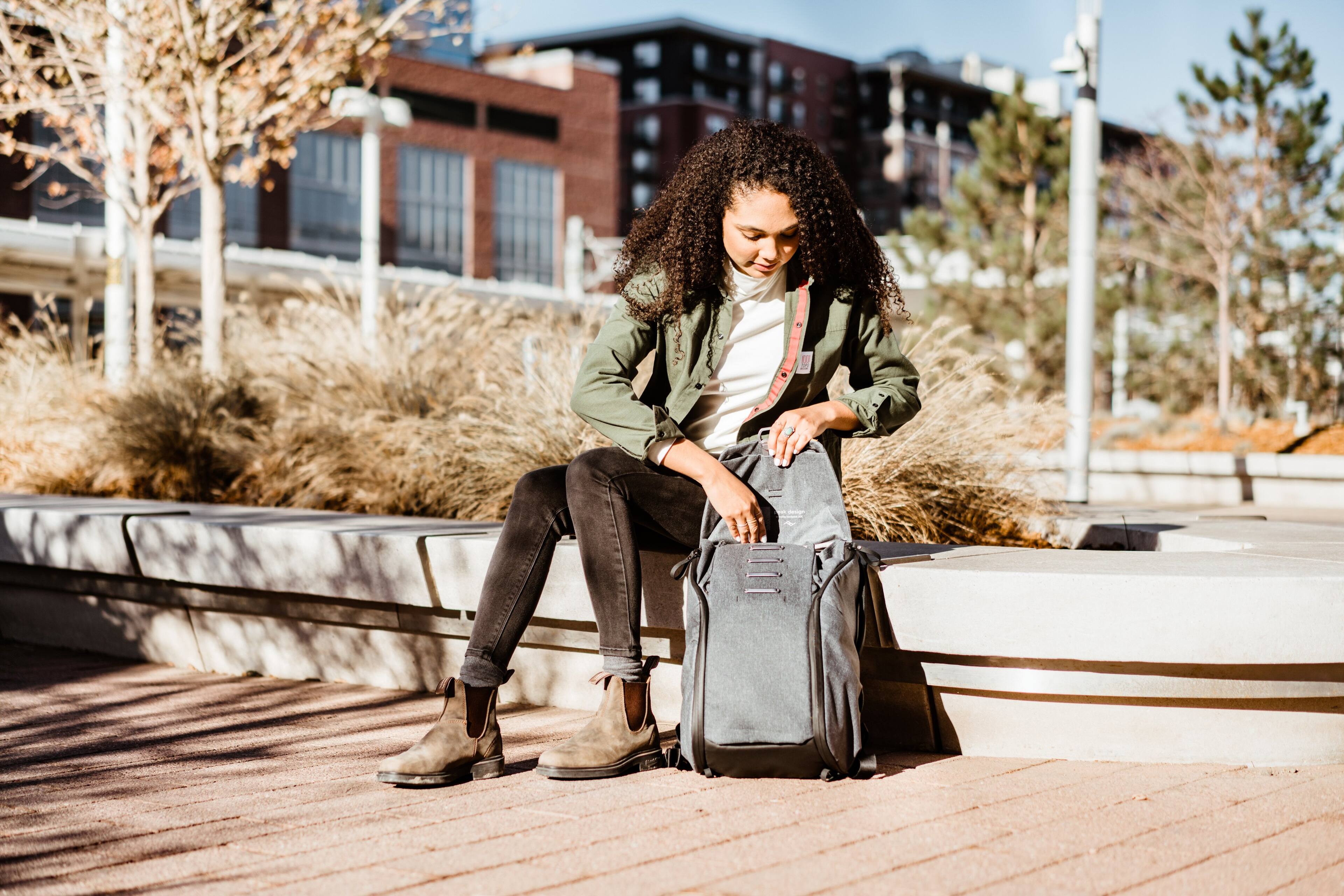 Alt View 18. Peak Design - Everyday Backpack V2 20L - Charcoal.