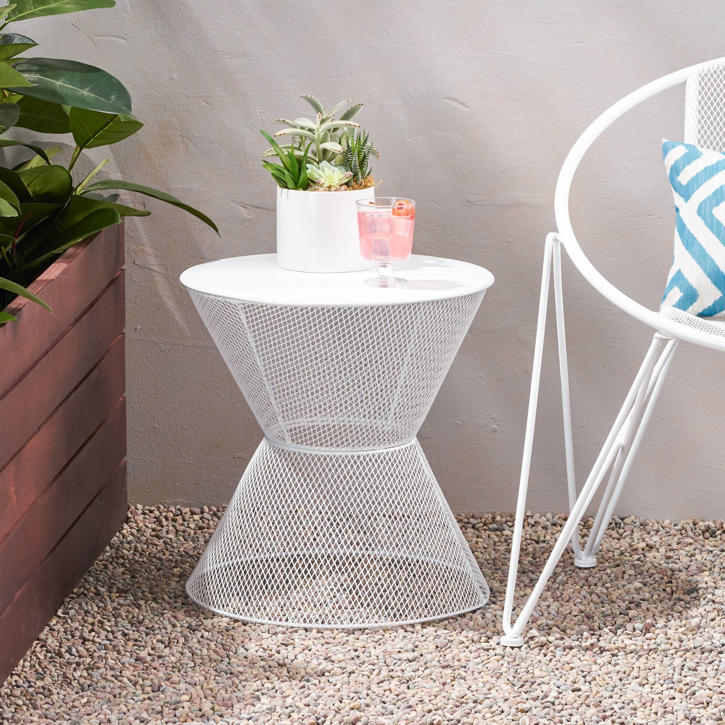 Front. APRILSOUL - Contemporary Side Table with Mesh Design in Matte White Iron - Matte White.