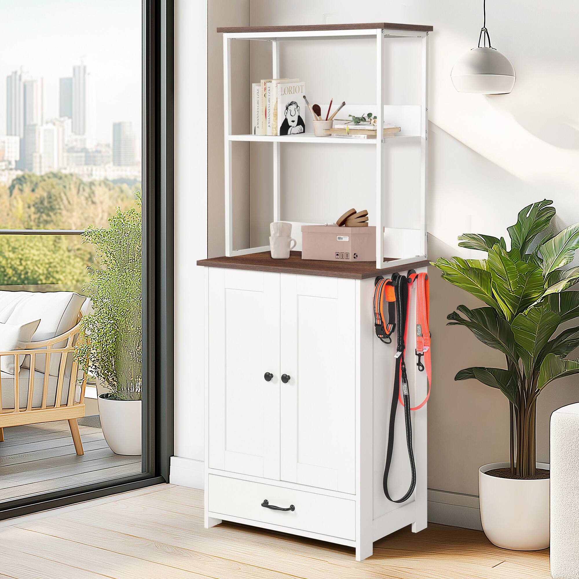 The text on the image reads:

"LORIOT"