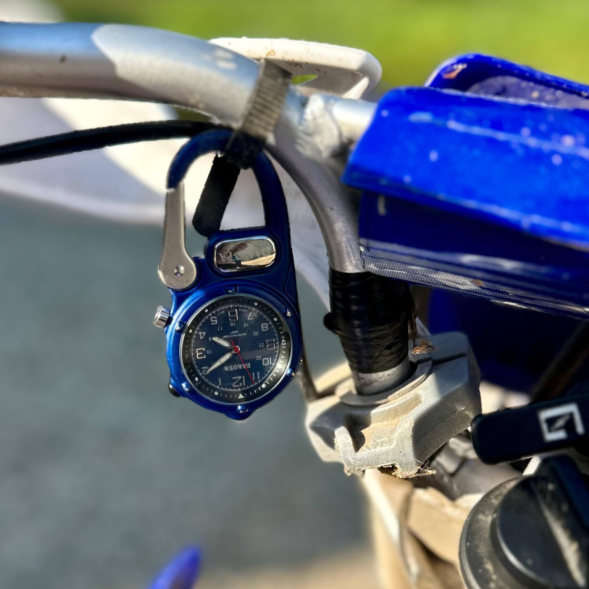 Back. Dakota - Mini Clip Microlight, Clip Watch, Flashlight and Watch, Outdoor Gifts for Men and Women - Gun Metal.