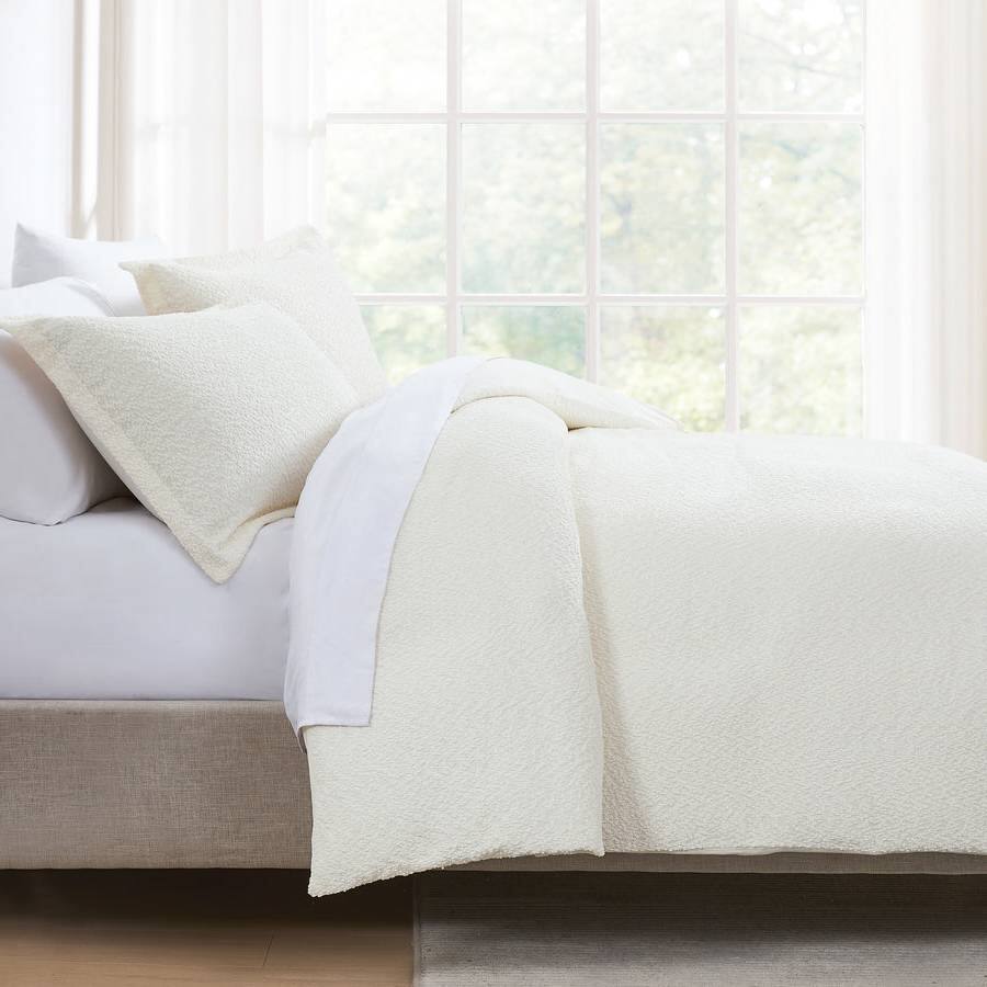 Left. Hivvago - King Size 3-Piece Off White Boucle Duvet Cover Set - Off White.