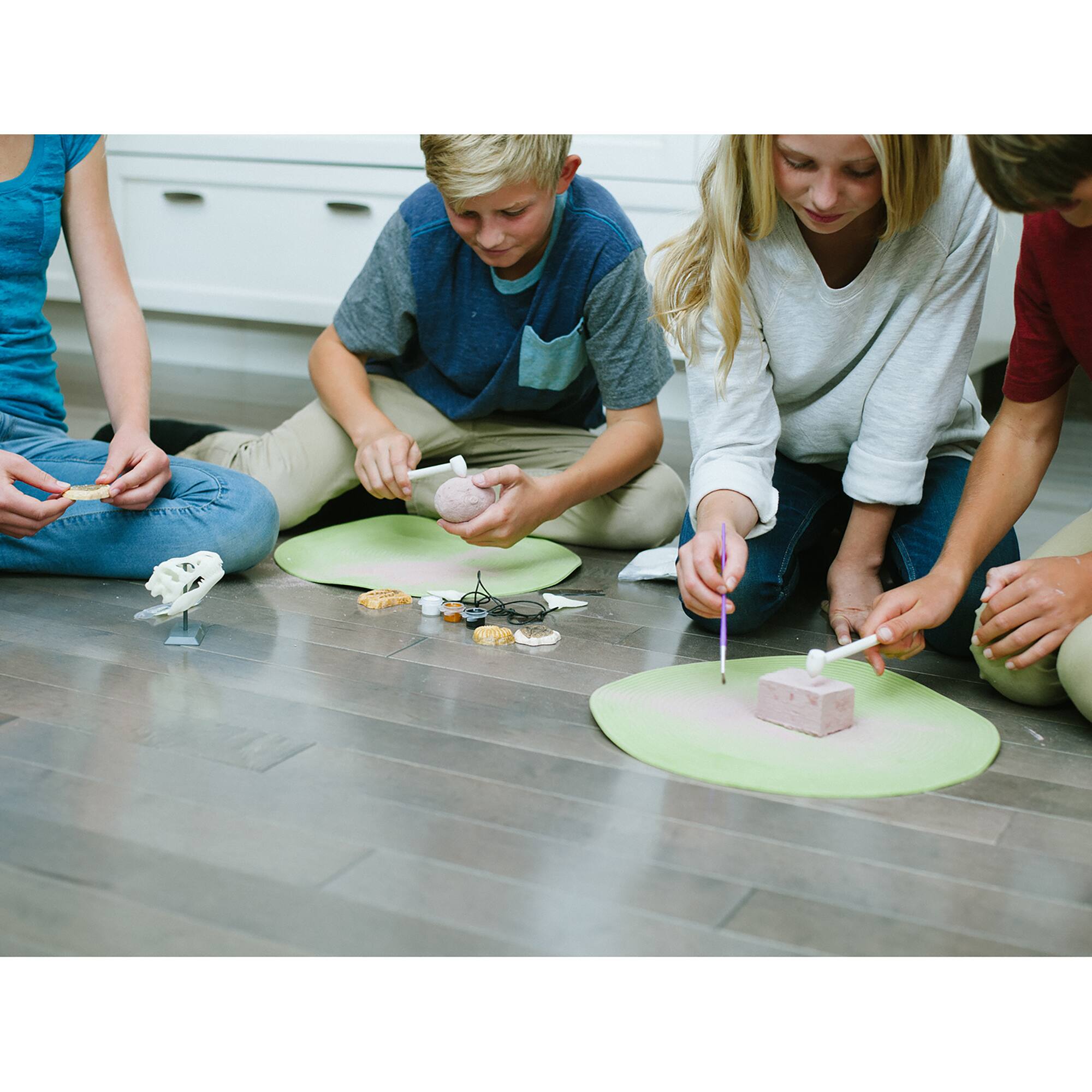 Alt View 1. 4M - 4M: KidzLabs Dig Glow Shark Teeth - Excavation Kit, Make 2 Glow Necklaces.