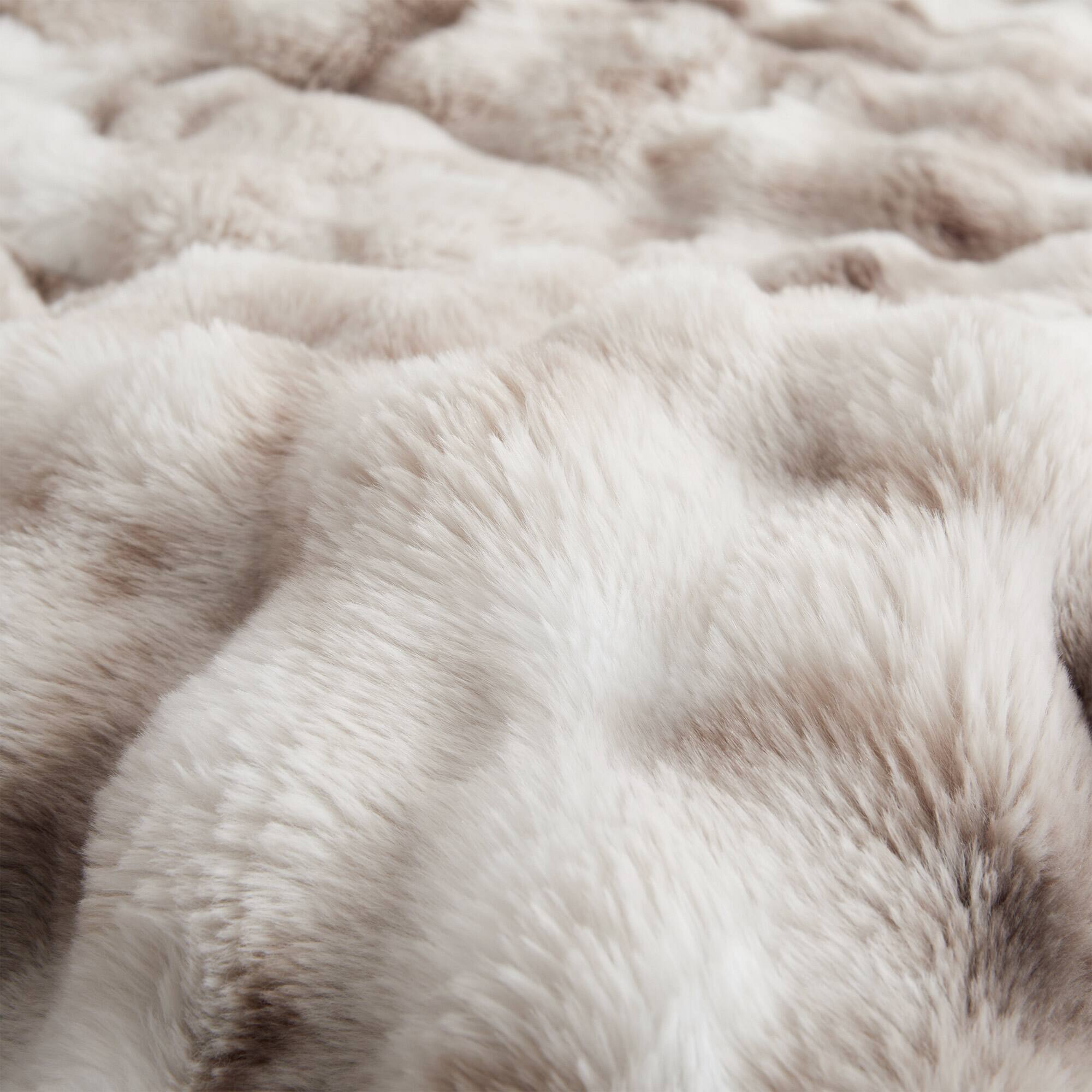 Left. Peace Nest - Peace Nest Ultra-Soft Faux Fur Comforter Set with Plush Tie-Dye & Reversible Sherpa, Taupe, King - Taupe.